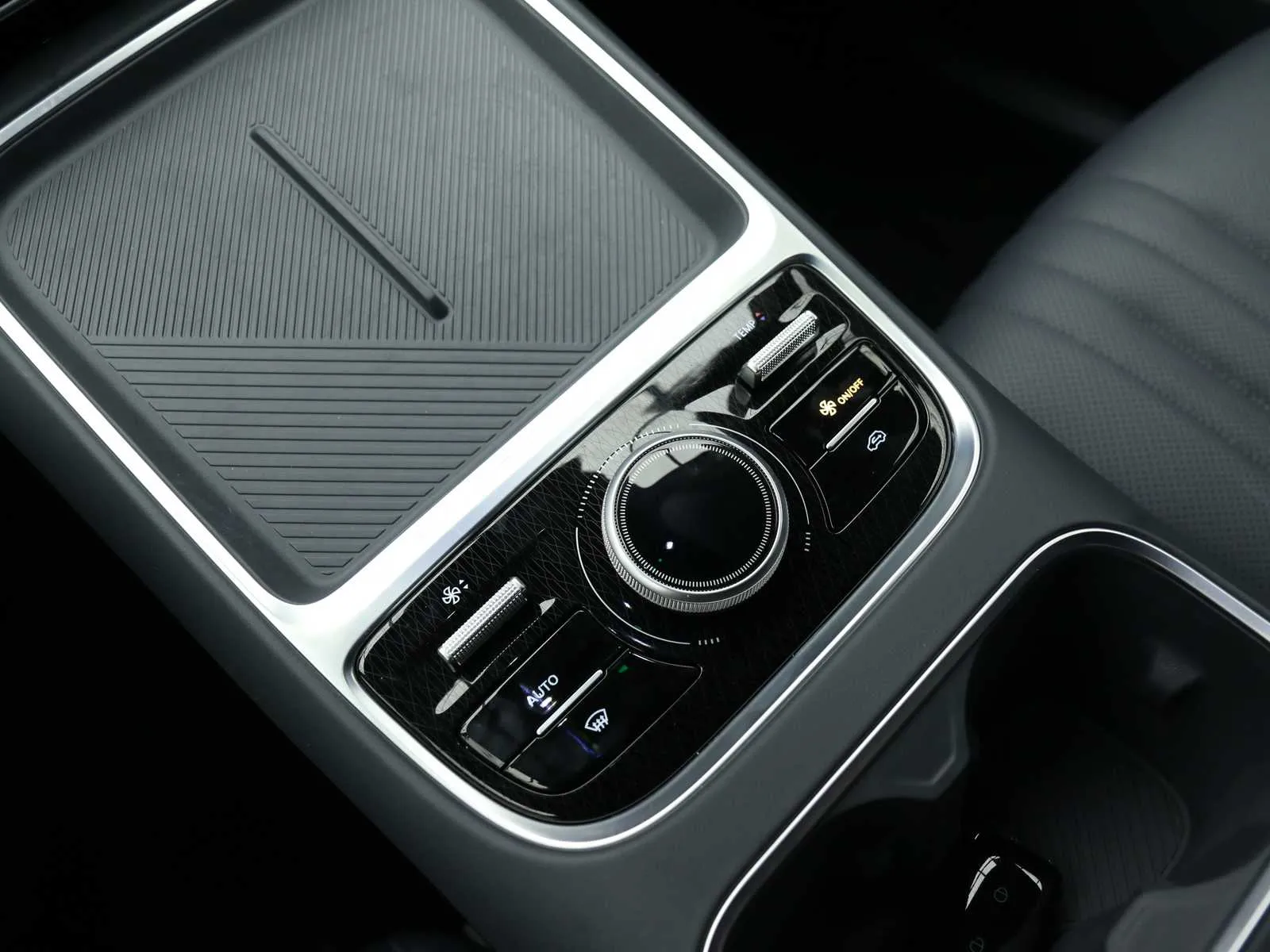 Geely Starray EM-i 1.5 phev Pro 2026 — foto 37