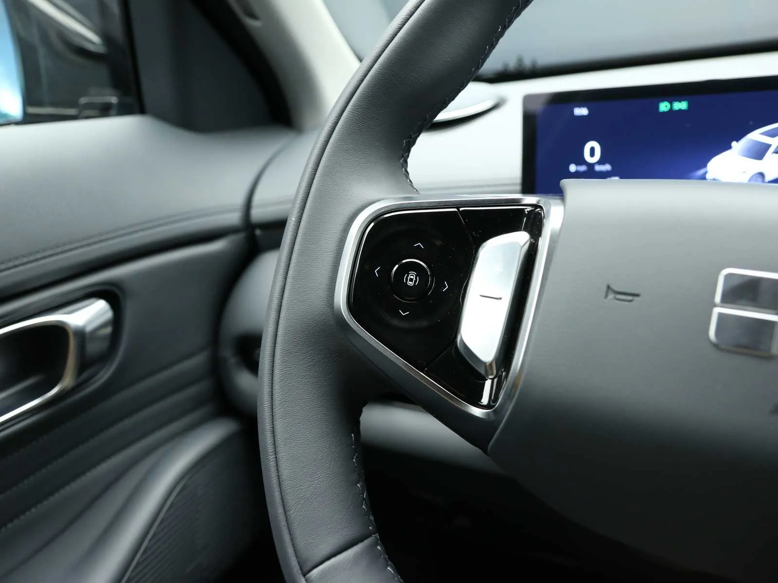 Geely Starray EM-i 1.5 phev Pro 2026 — foto 18