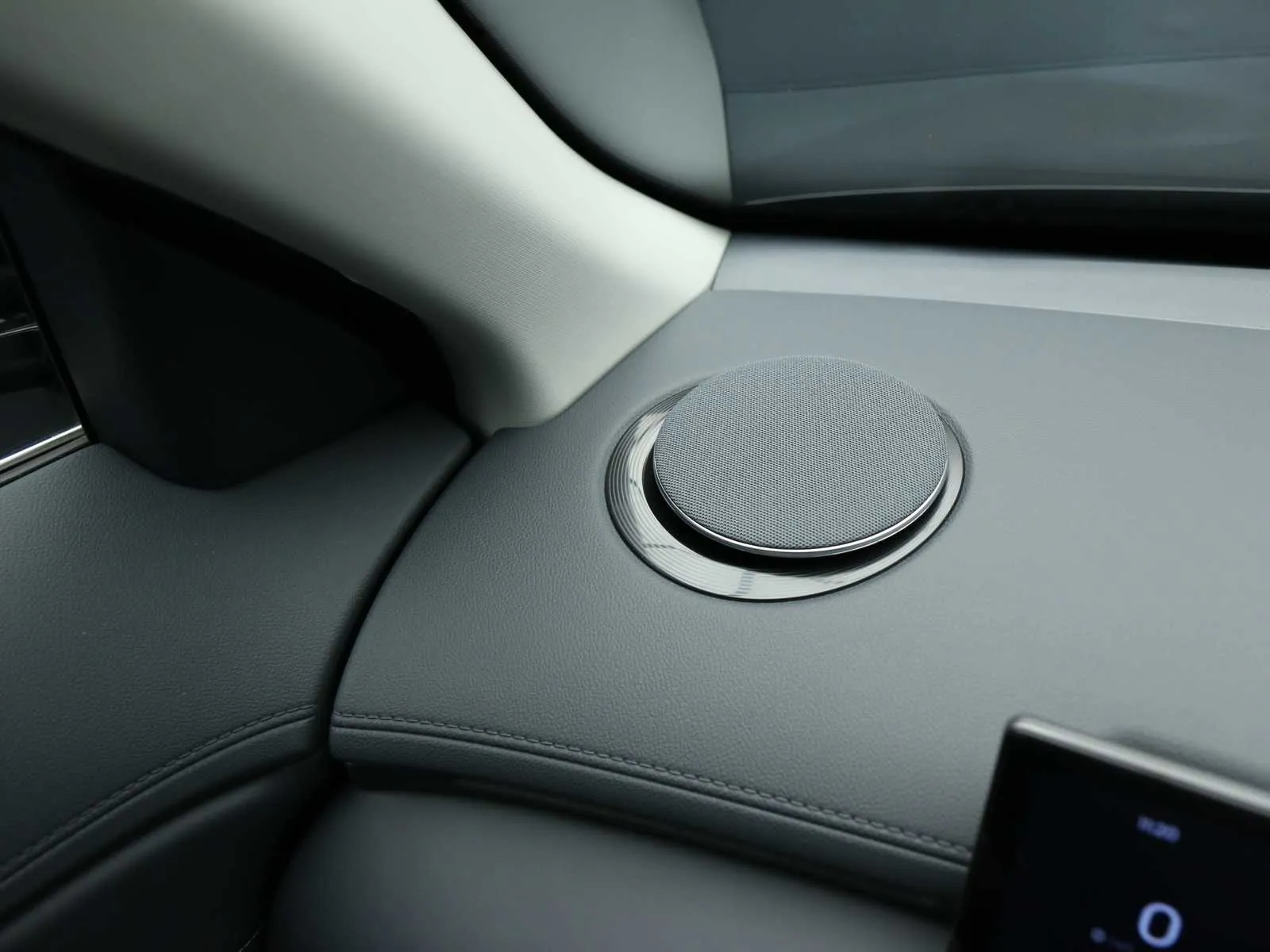 Geely Starray EM-i 1.5 phev Pro 2026 — foto 12
