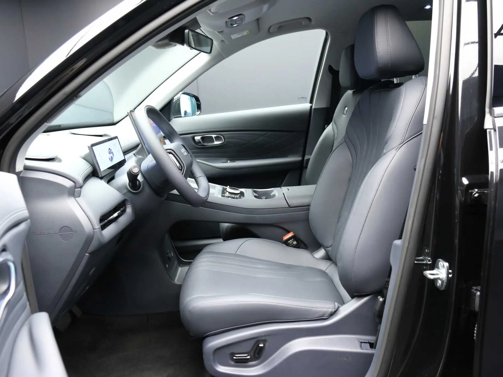 Geely Starray EM-i 1.5 phev Pro 2026 — foto 40