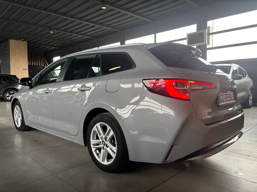 Toyota Corolla Touring Sports 1.8hybrid 122cv 90.000KM 2021 — foto 2