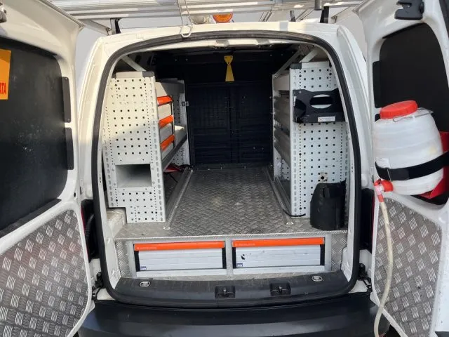 VOLKSWAGEN Caddy 2.0 TDI 4MOTION 4X4 ALLESTITO G.TRAINO 2019 — foto 15