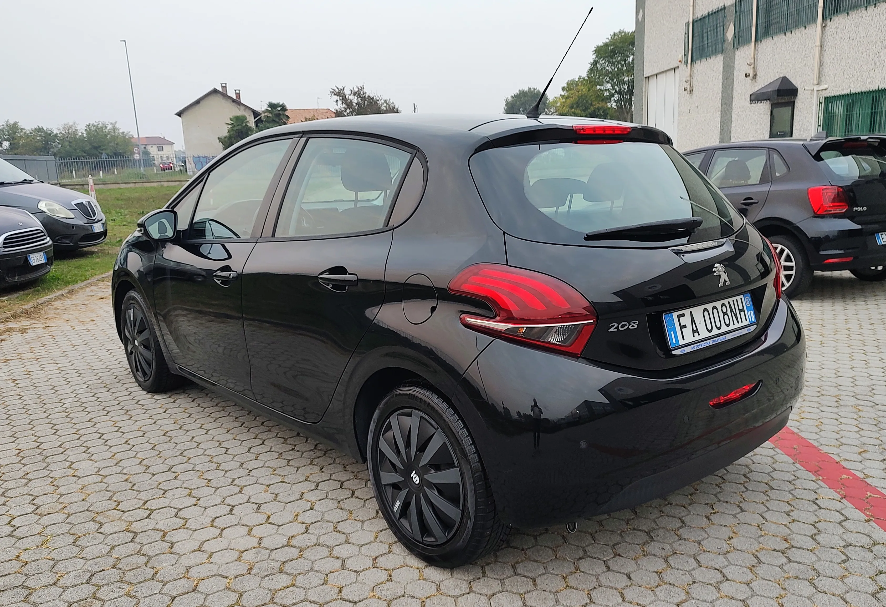 Peugeot 208 5p 1.2 puretech Active 82cv 2015 — foto 7