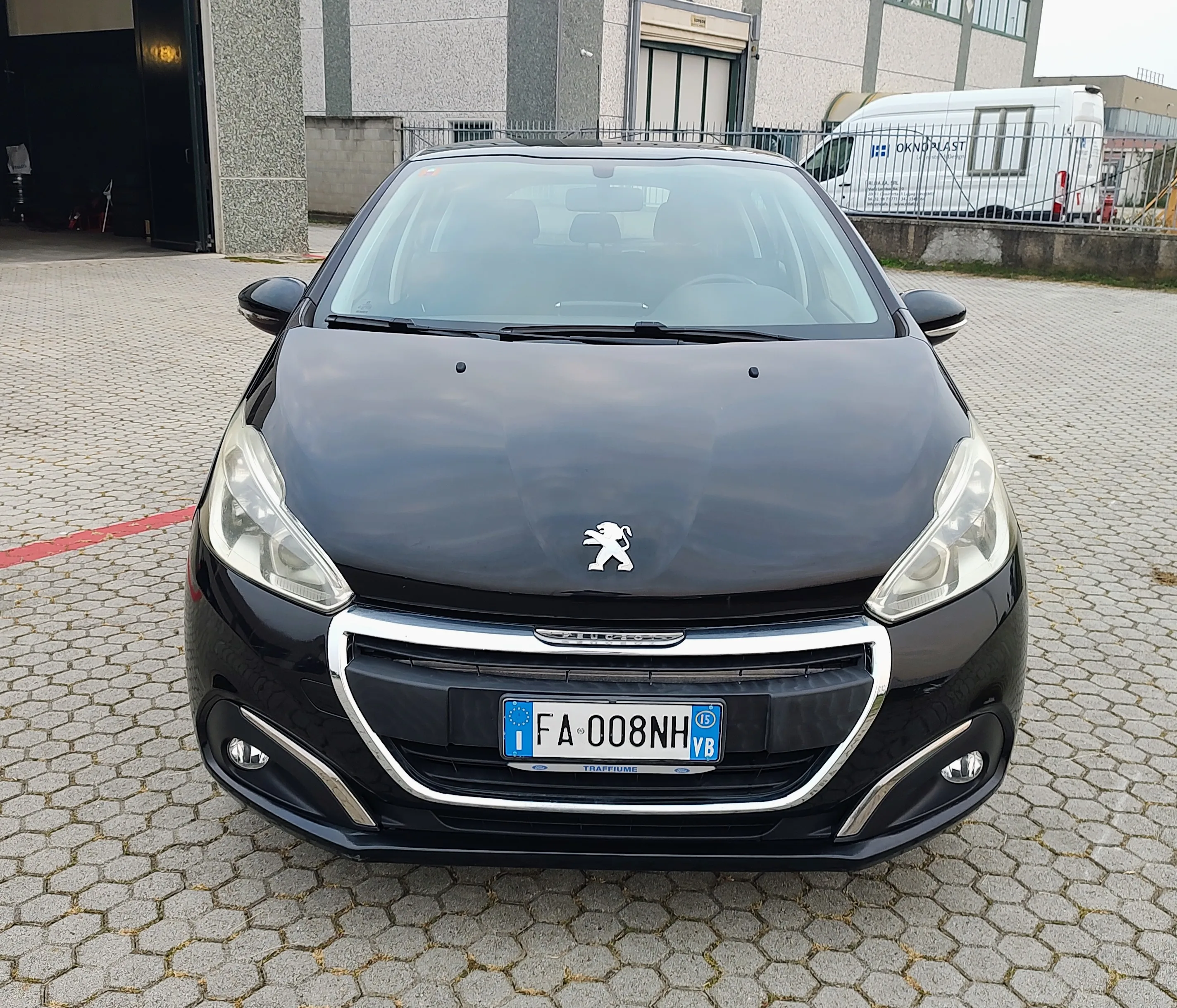 Peugeot 208 5p 1.2 puretech Active 82cv 2015 — foto 2