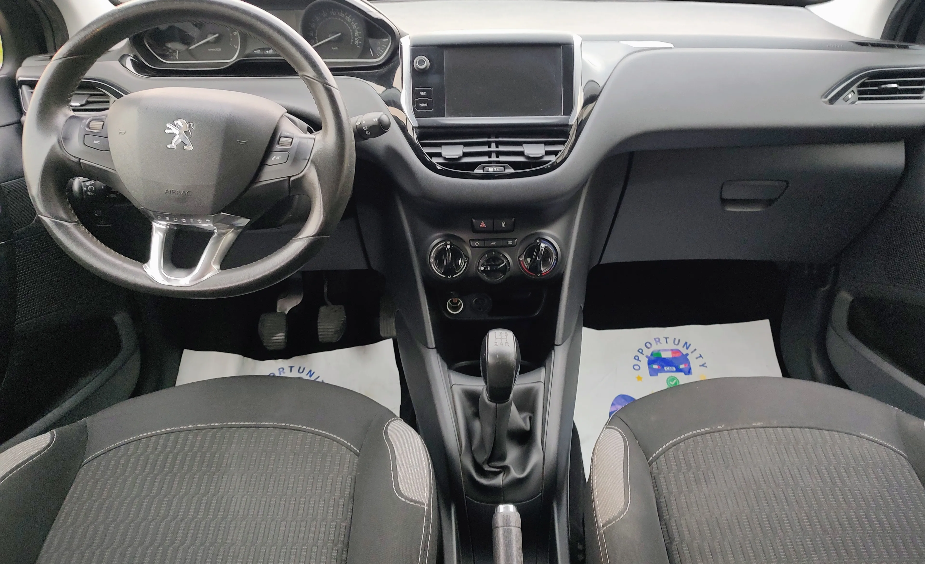 Peugeot 208 5p 1.2 puretech Active 82cv 2015 — foto 9