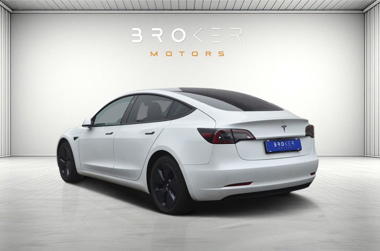 Tesla Model 3 Standard rwd 2023 — foto 8