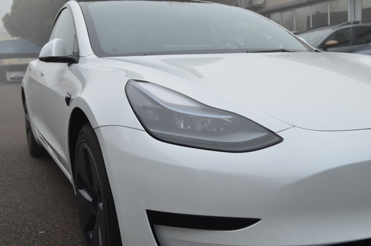 Tesla Model 3 Standard rwd 2023 — foto 9