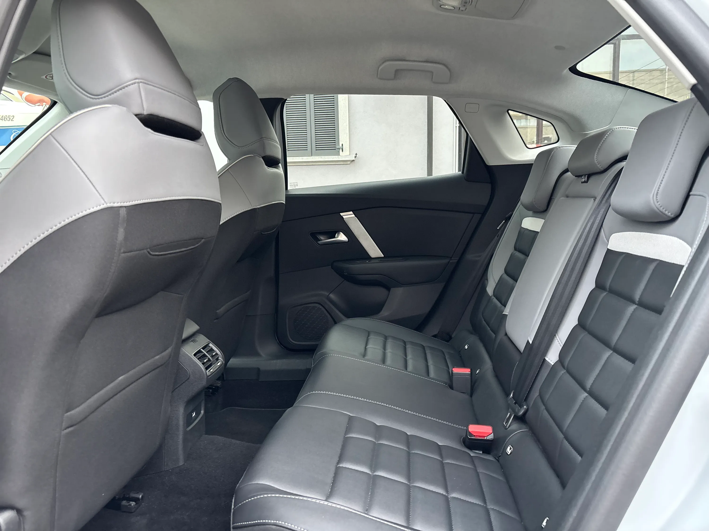 Citroen C4 X 1.2 puretech Max s&s 130cv eat8 2025 — foto 12