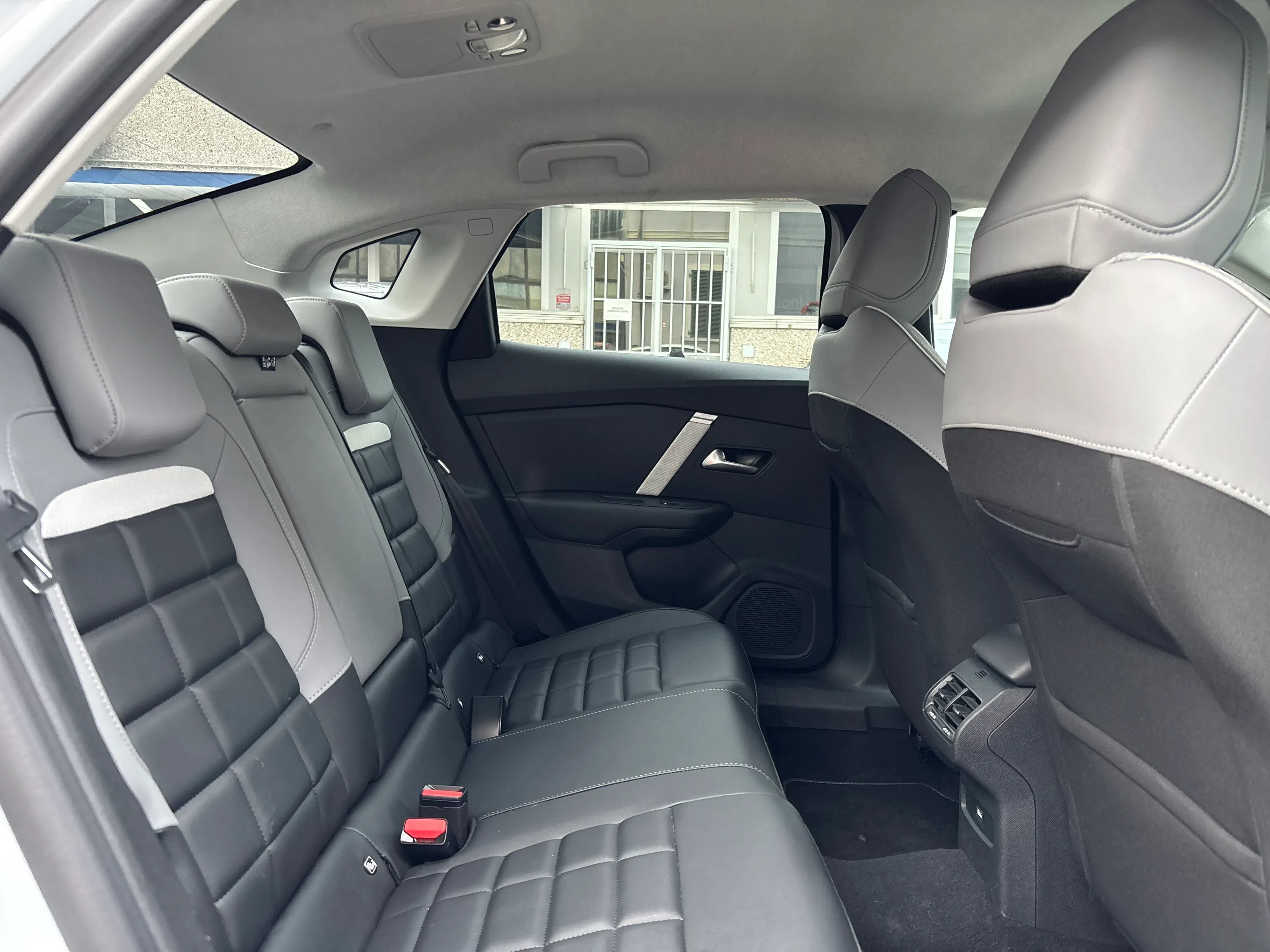 Citroen C4 X 1.2 puretech Max s&s 130cv eat8 2025 — foto 14