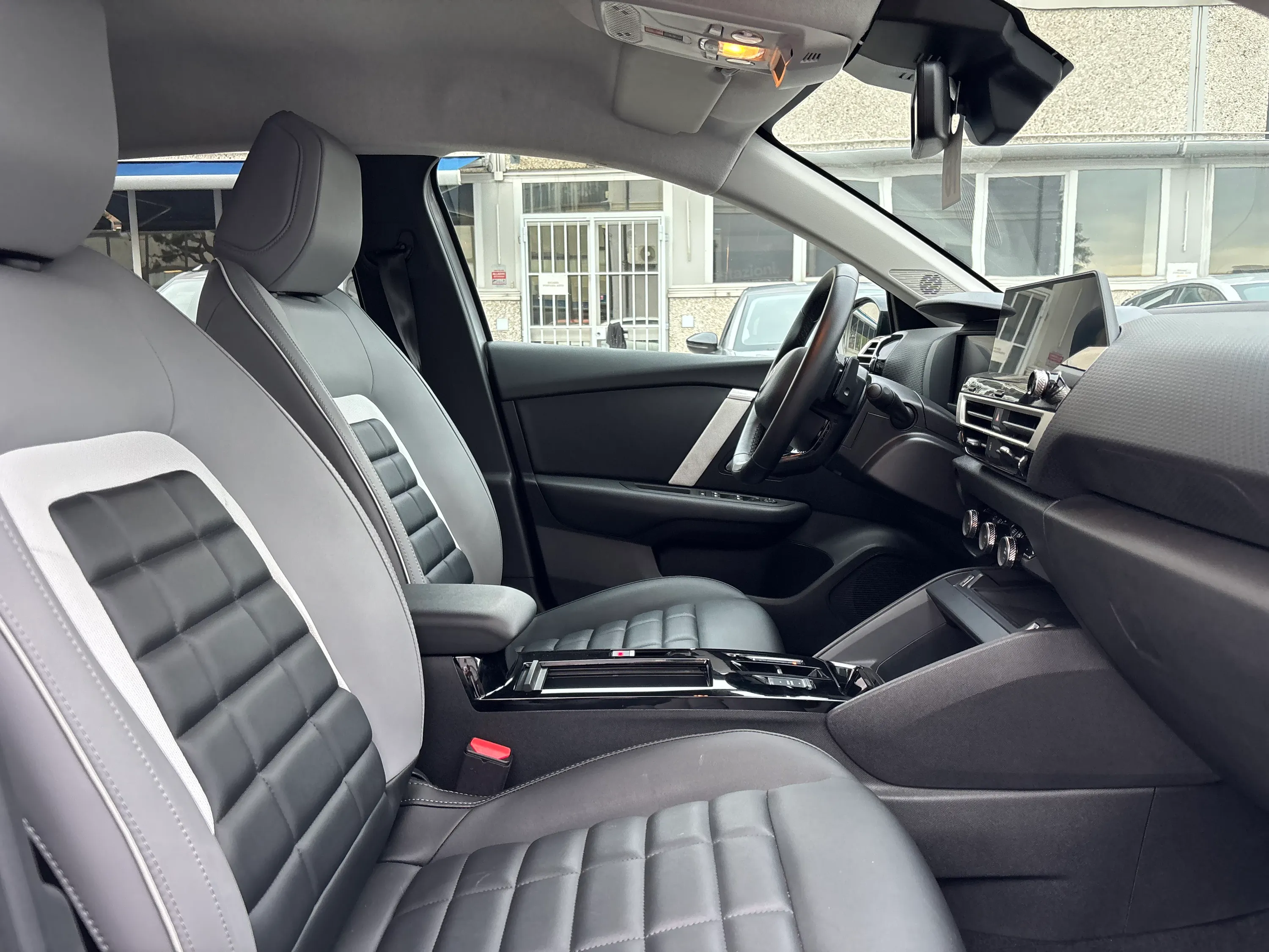 Citroen C4 X 1.2 puretech Max s&s 130cv eat8 2025 — foto 13