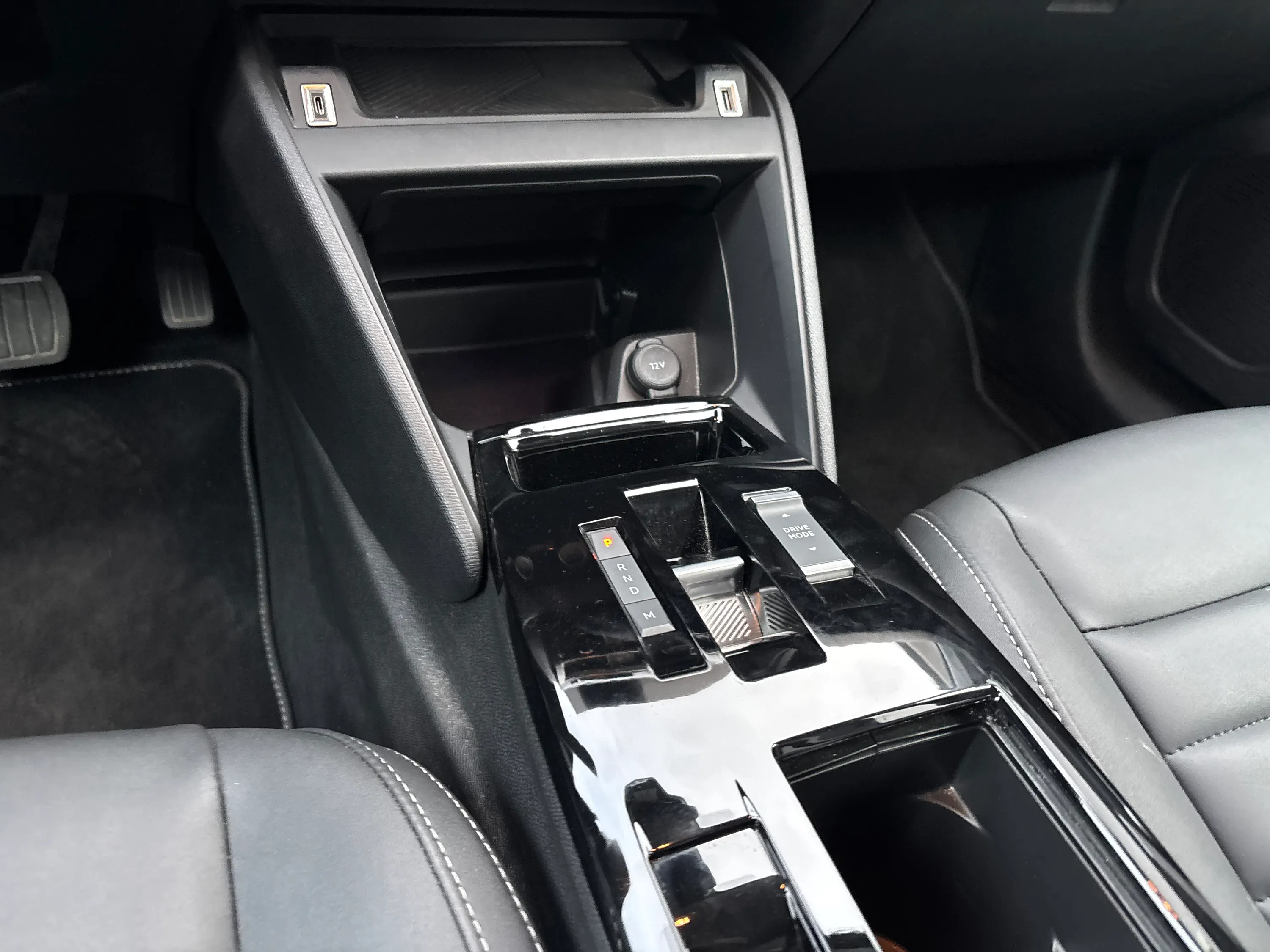 Citroen C4 X 1.2 puretech Max s&s 130cv eat8 2025 — foto 8