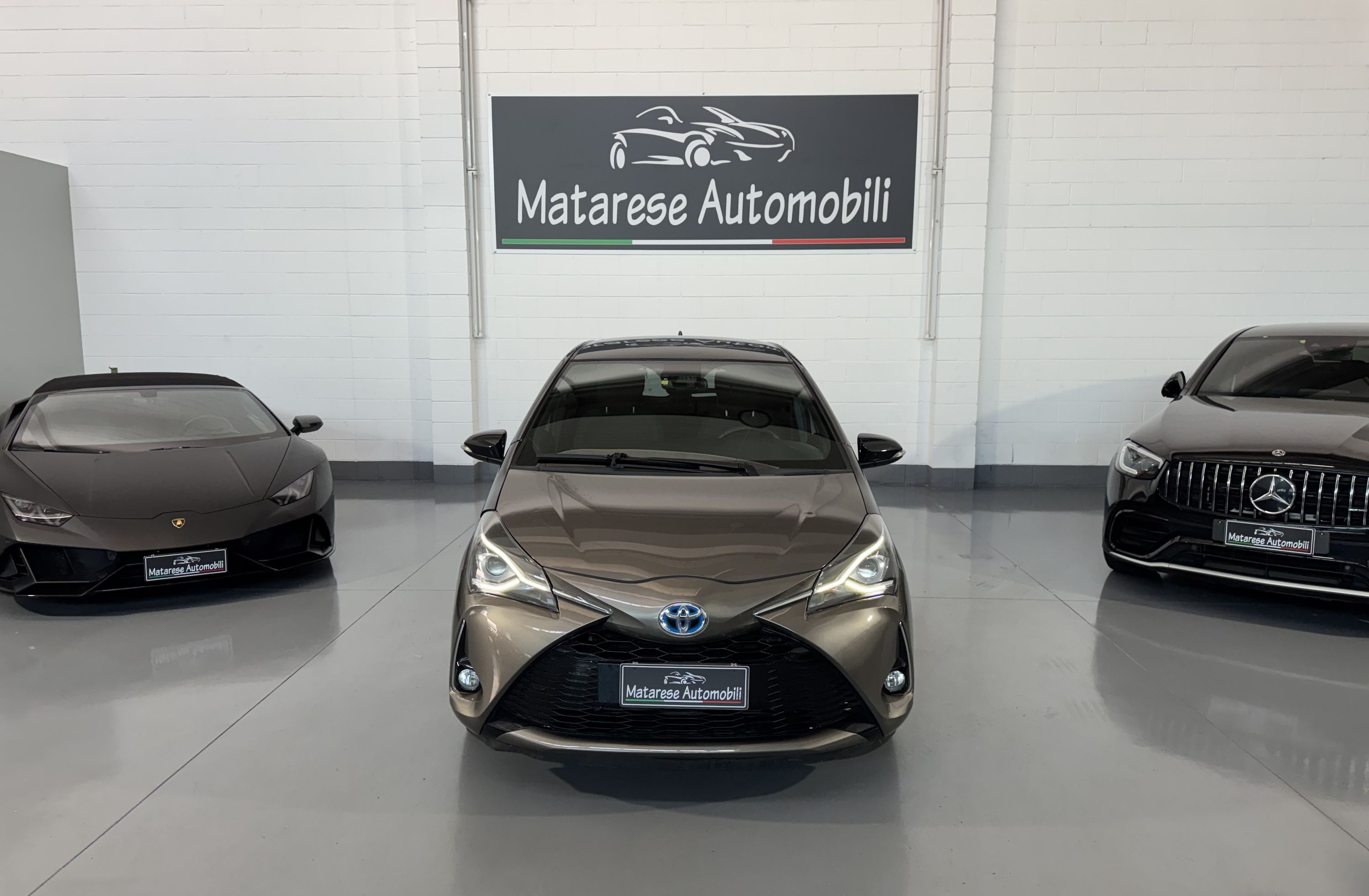 Toyota Yaris Hybrid 5p 1.5cc 73cv Automatica CarPlay OK Neopatentati 2019 — foto 2