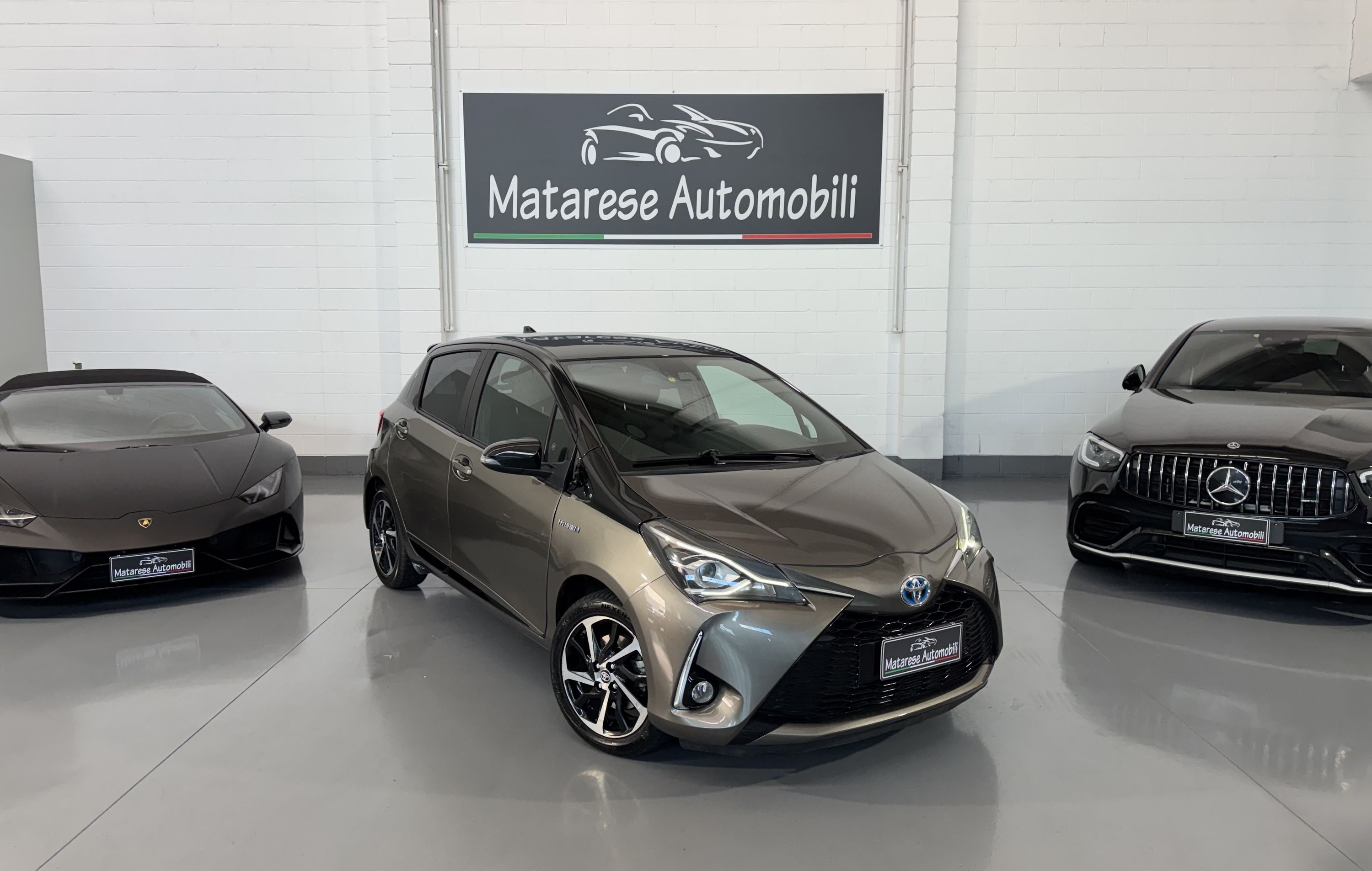 Toyota Yaris Hybrid 5p 1.5cc 73cv Automatica CarPlay OK Neopatentati 2019 — foto 4