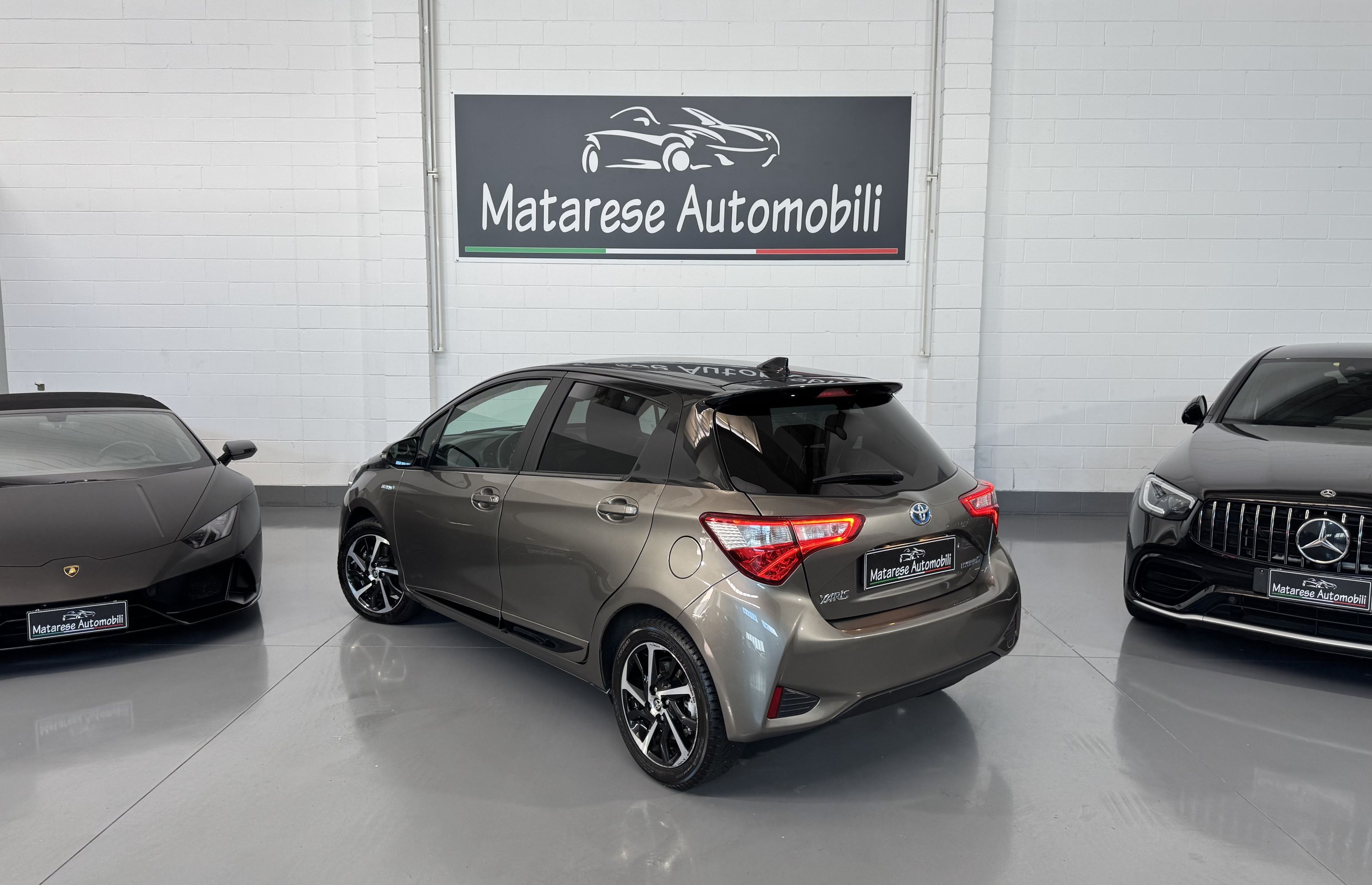 Toyota Yaris Hybrid 5p 1.5cc 73cv Automatica CarPlay OK Neopatentati 2019 — foto 3