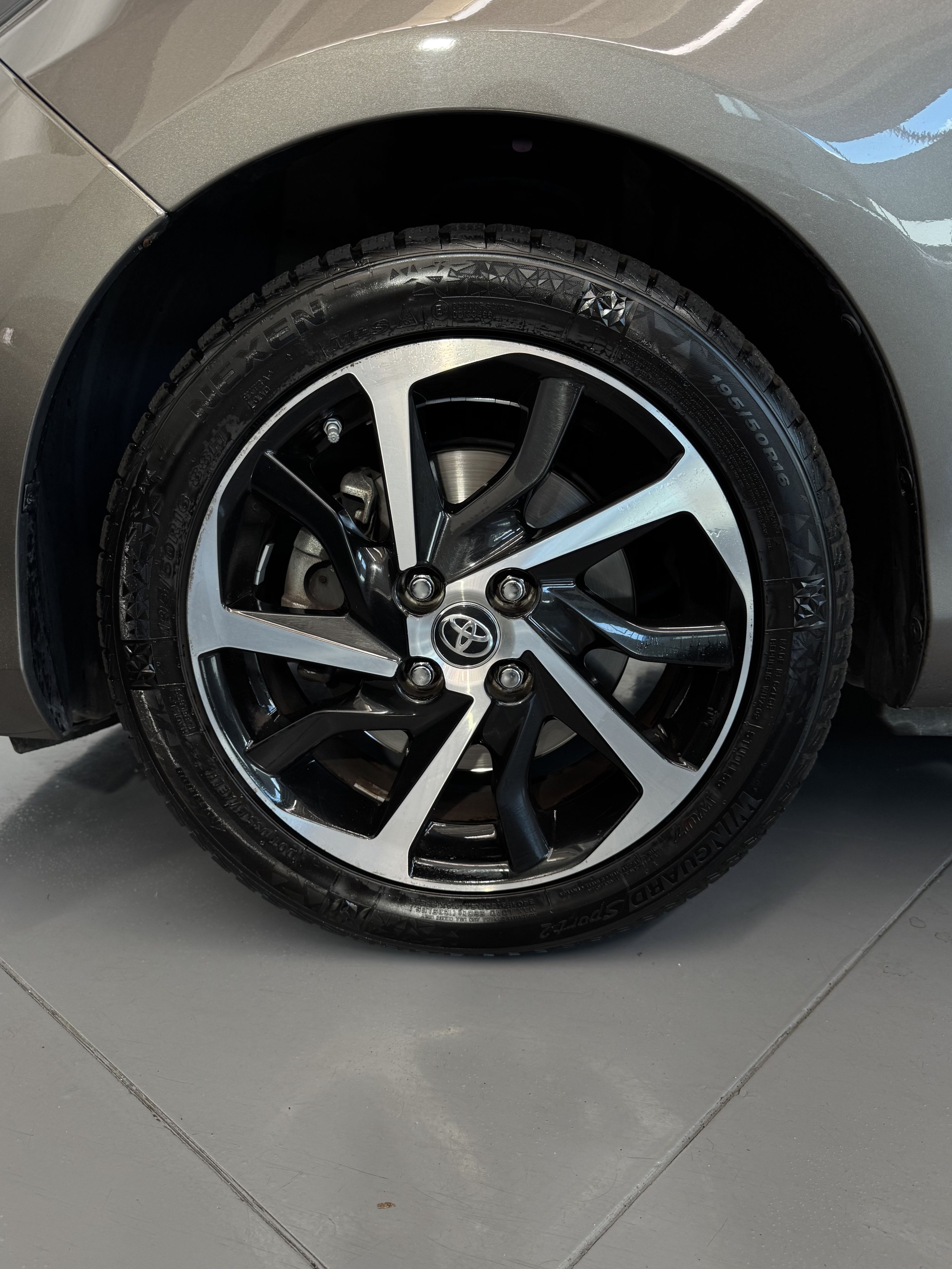 Toyota Yaris Hybrid 5p 1.5cc 73cv Automatica CarPlay OK Neopatentati 2019 — foto 8