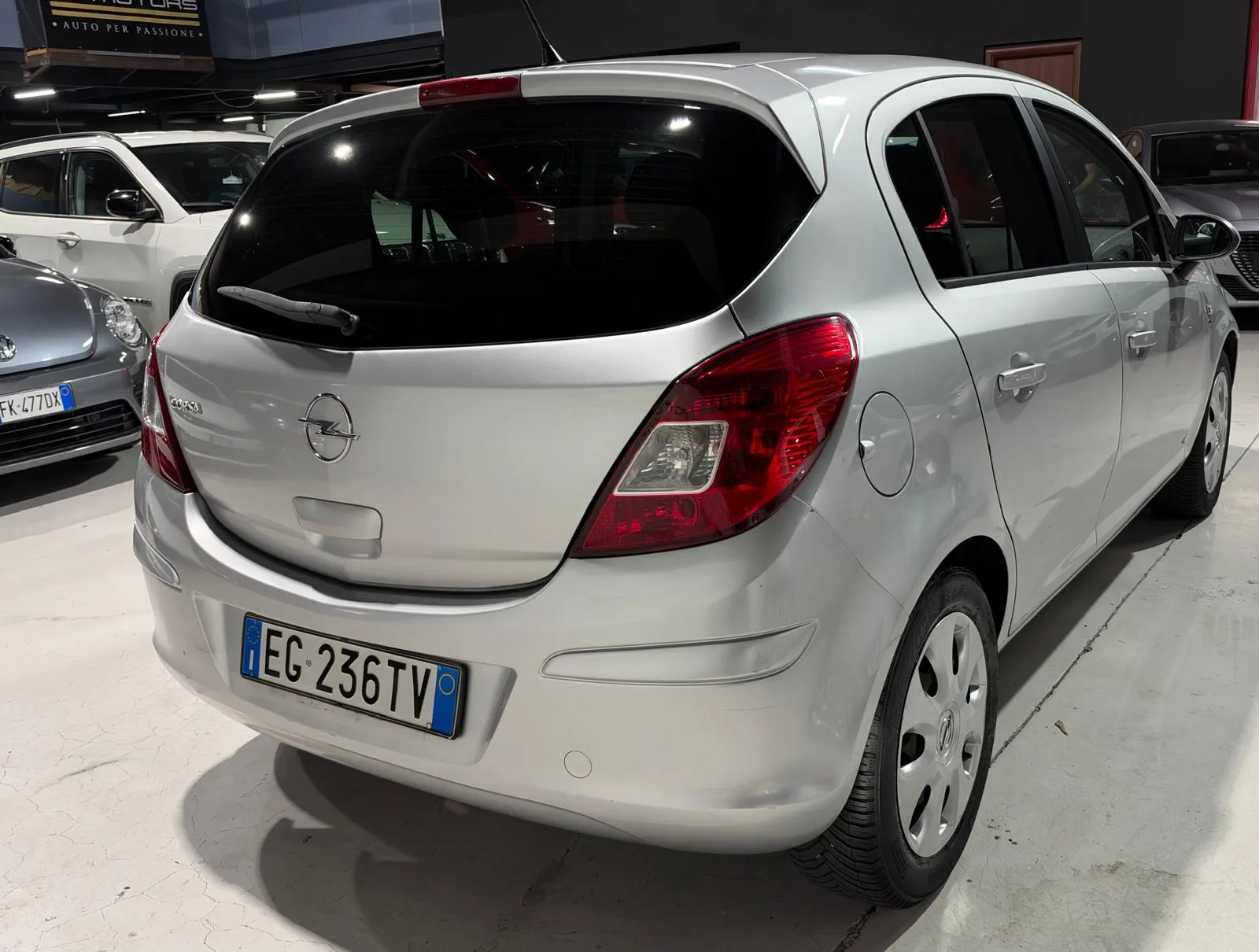 Opel Corsa Benzina Neopatentati 5 posti 2011 — foto 6