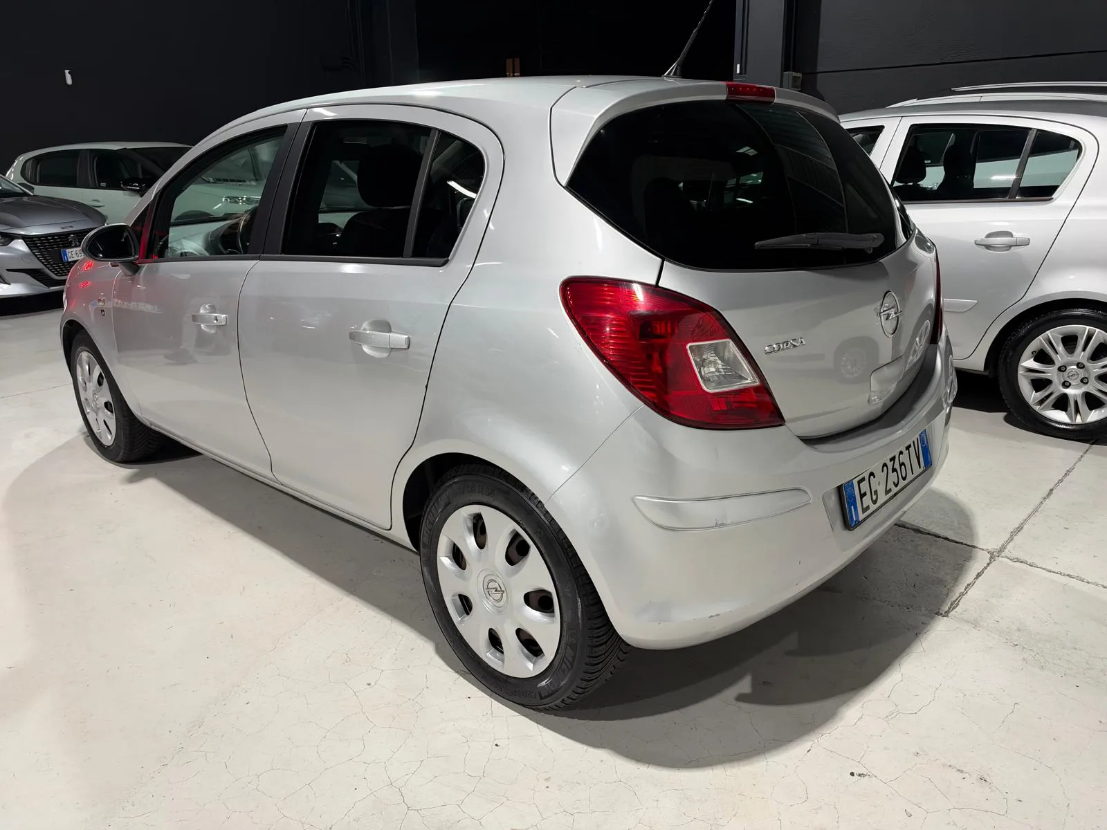 Opel Corsa Benzina Neopatentati 5 posti 2011 — foto 4