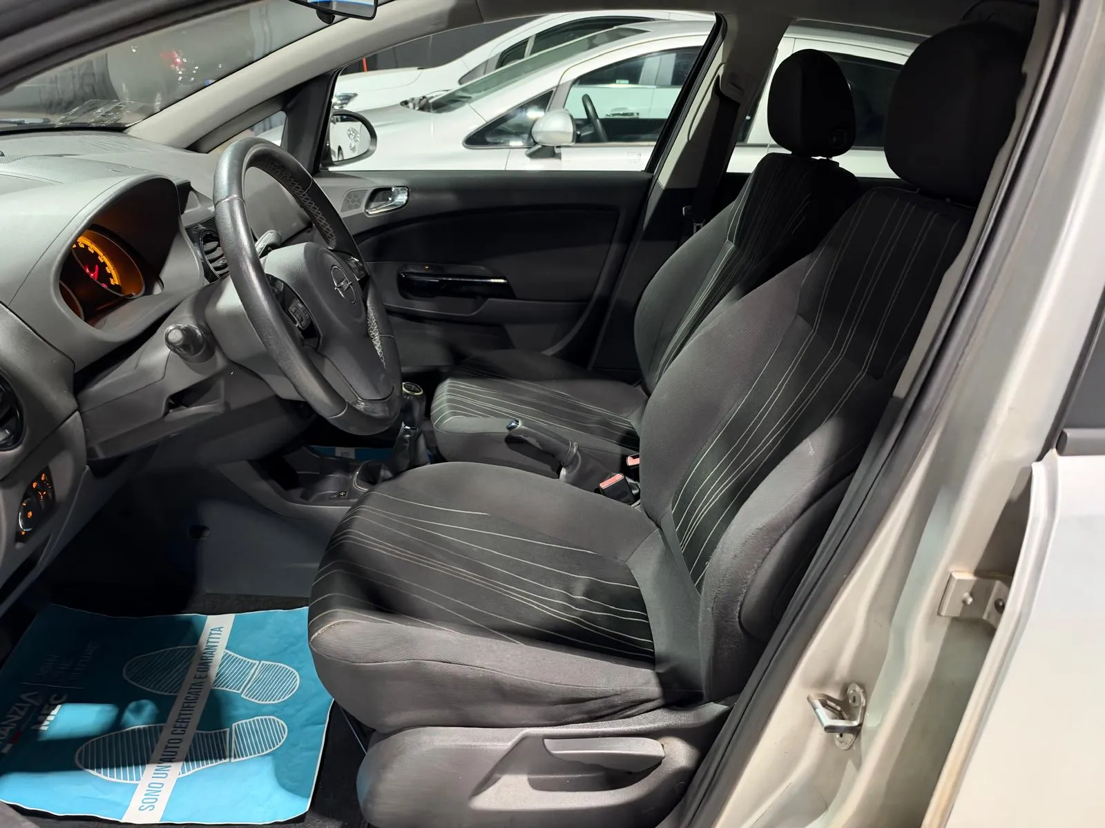 Opel Corsa Benzina Neopatentati 5 posti 2011 — foto 8