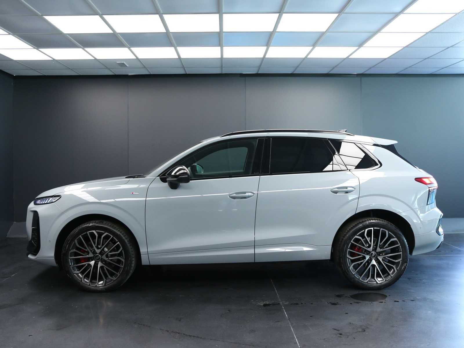 Audi Q3 2.0 tfsi S line edition quattro 265cv s-tronic 2026 — foto 2