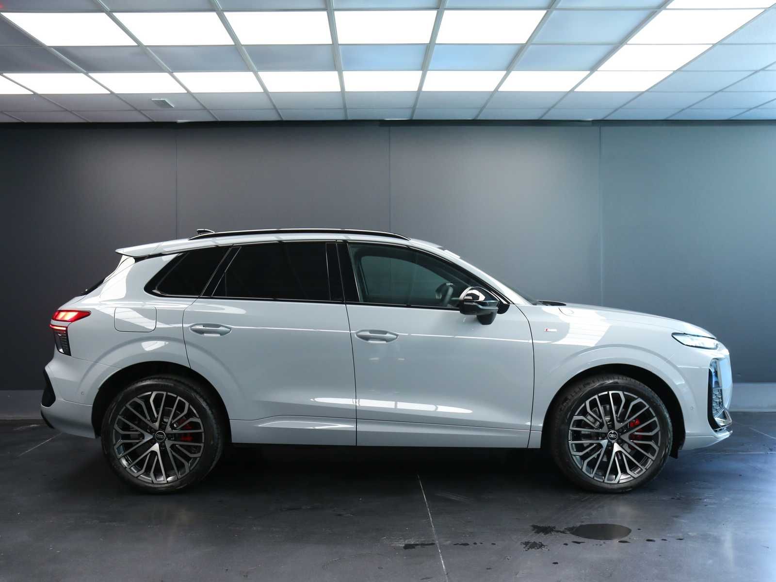 Audi Q3 2.0 tfsi S line edition quattro 265cv s-tronic 2026 — foto 6