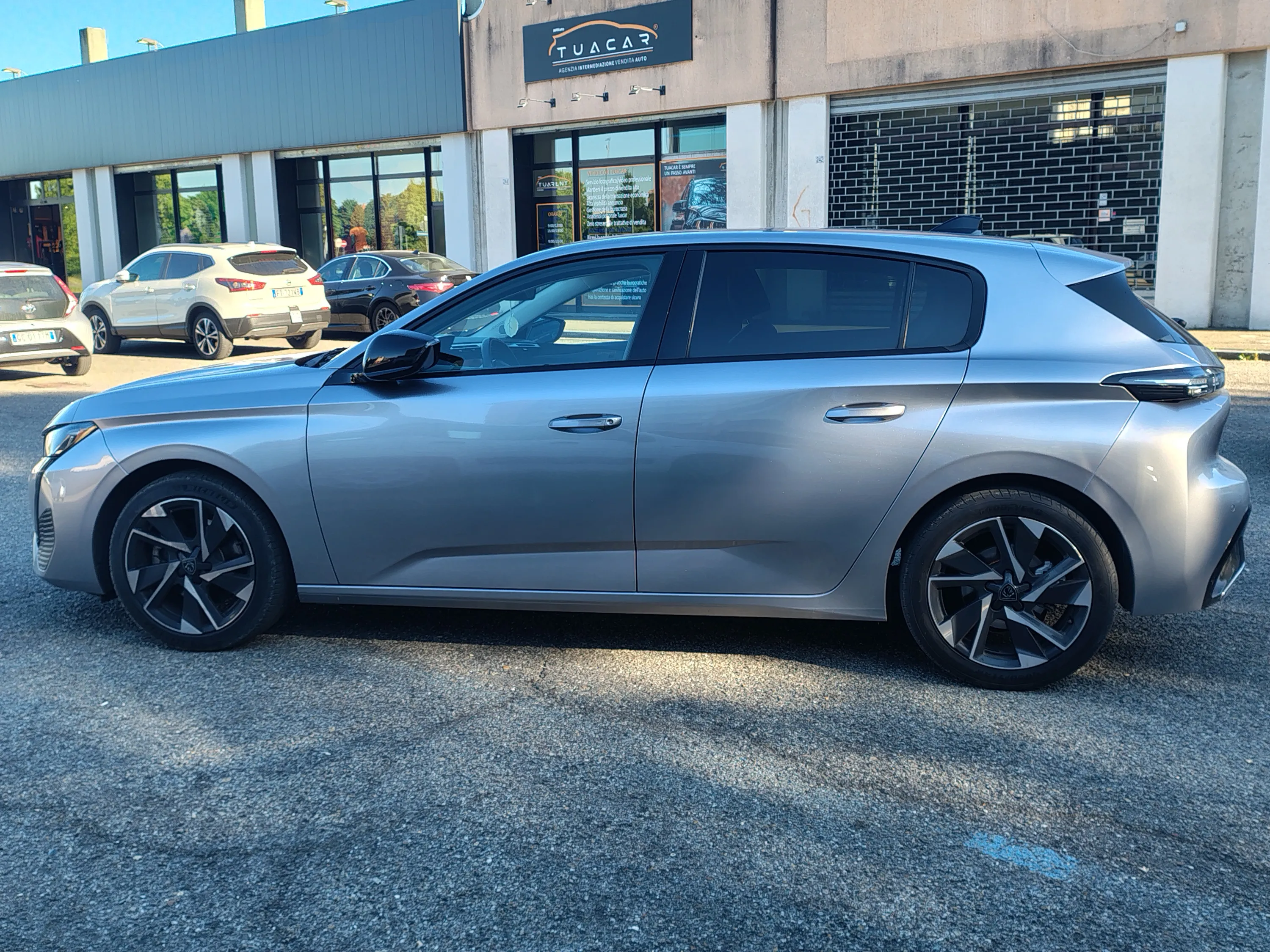 Peugeot 308 1.5 bluehdi Allure Pack s&s 130cv eat8 2023 — foto 11