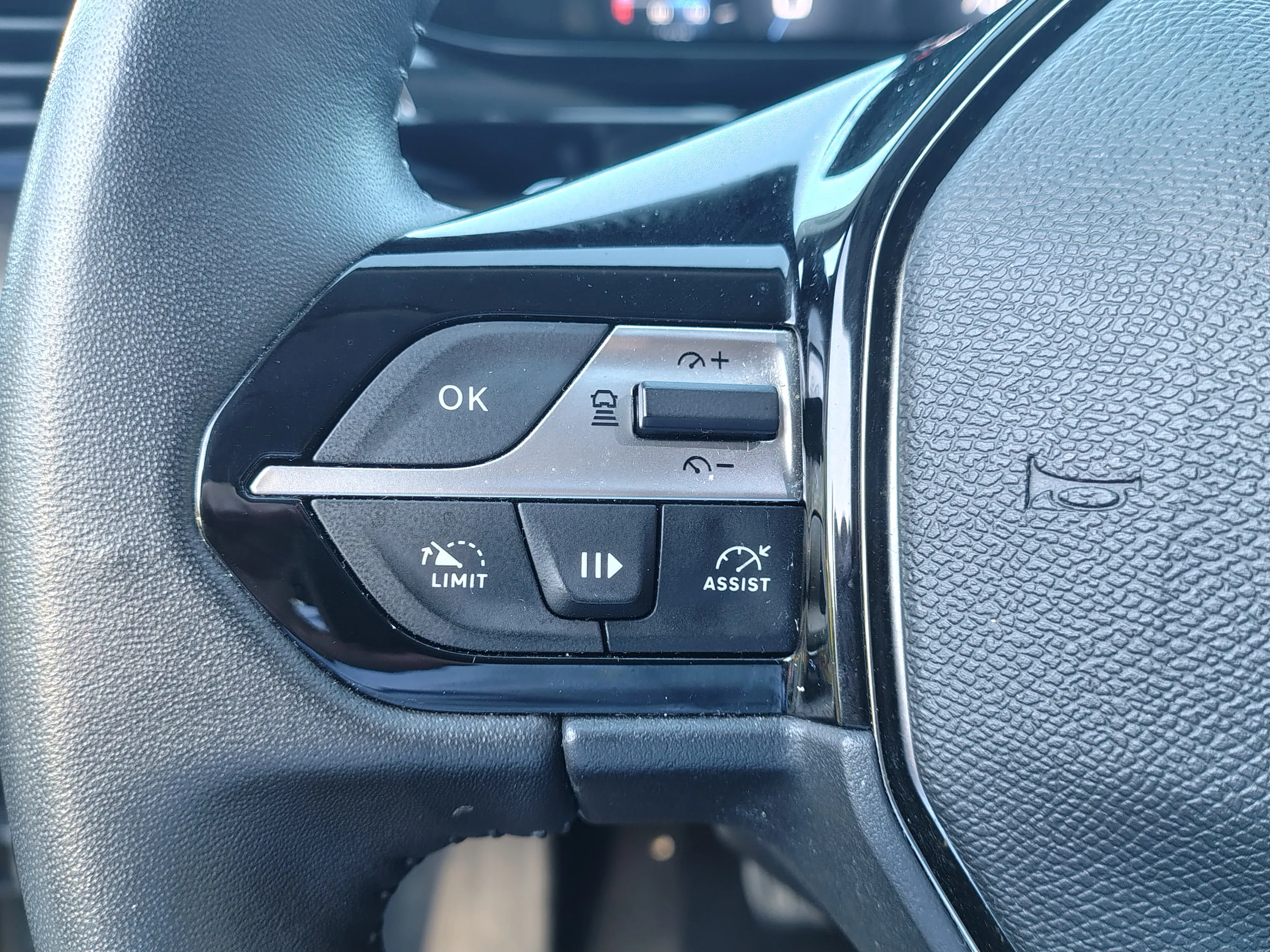 Peugeot 308 1.5 bluehdi Allure Pack s&s 130cv eat8 2023 — foto 17