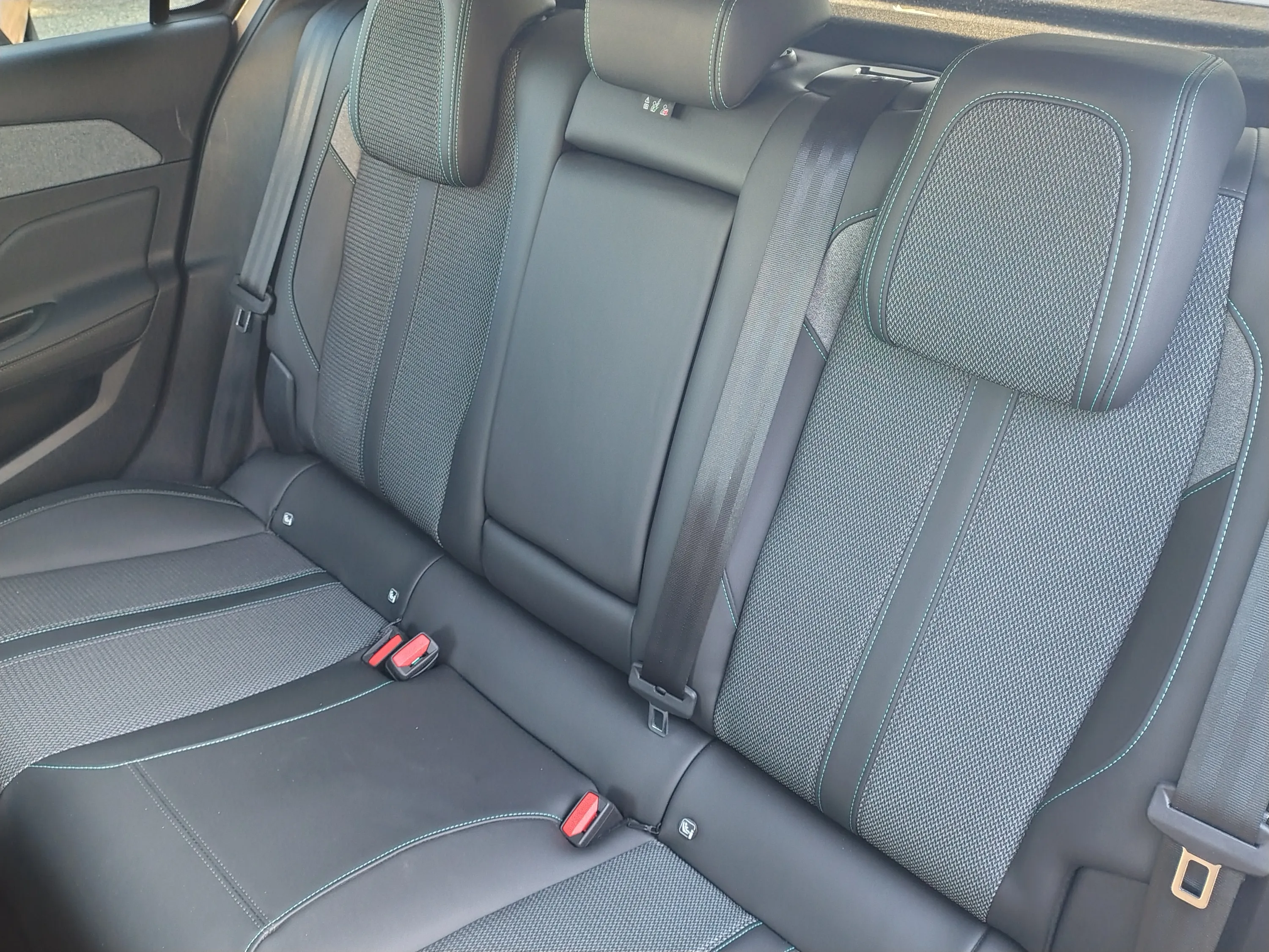Peugeot 308 1.5 bluehdi Allure Pack s&s 130cv eat8 2023 — foto 21