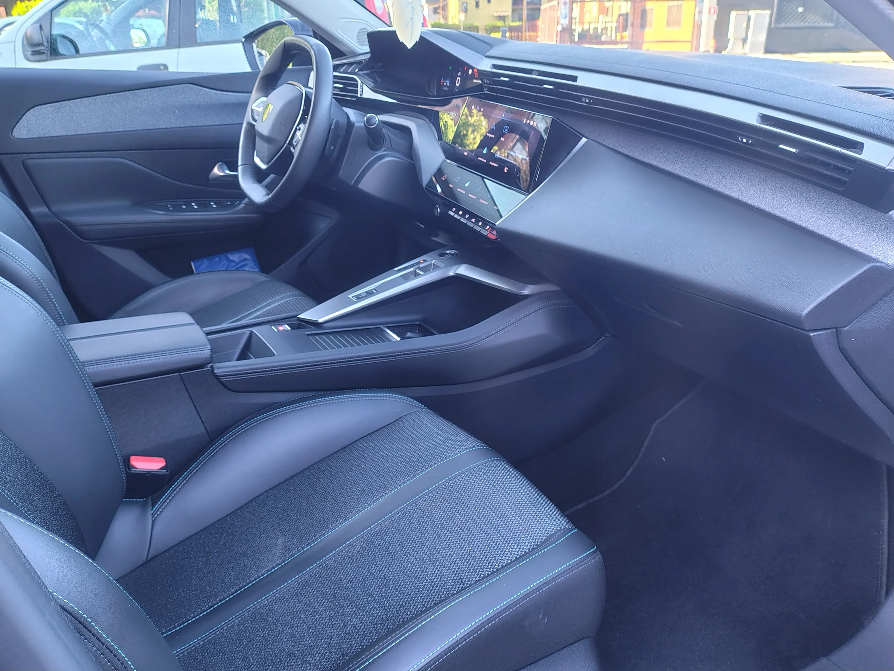 Peugeot 308 1.5 bluehdi Allure Pack s&s 130cv eat8 2023 — foto 22