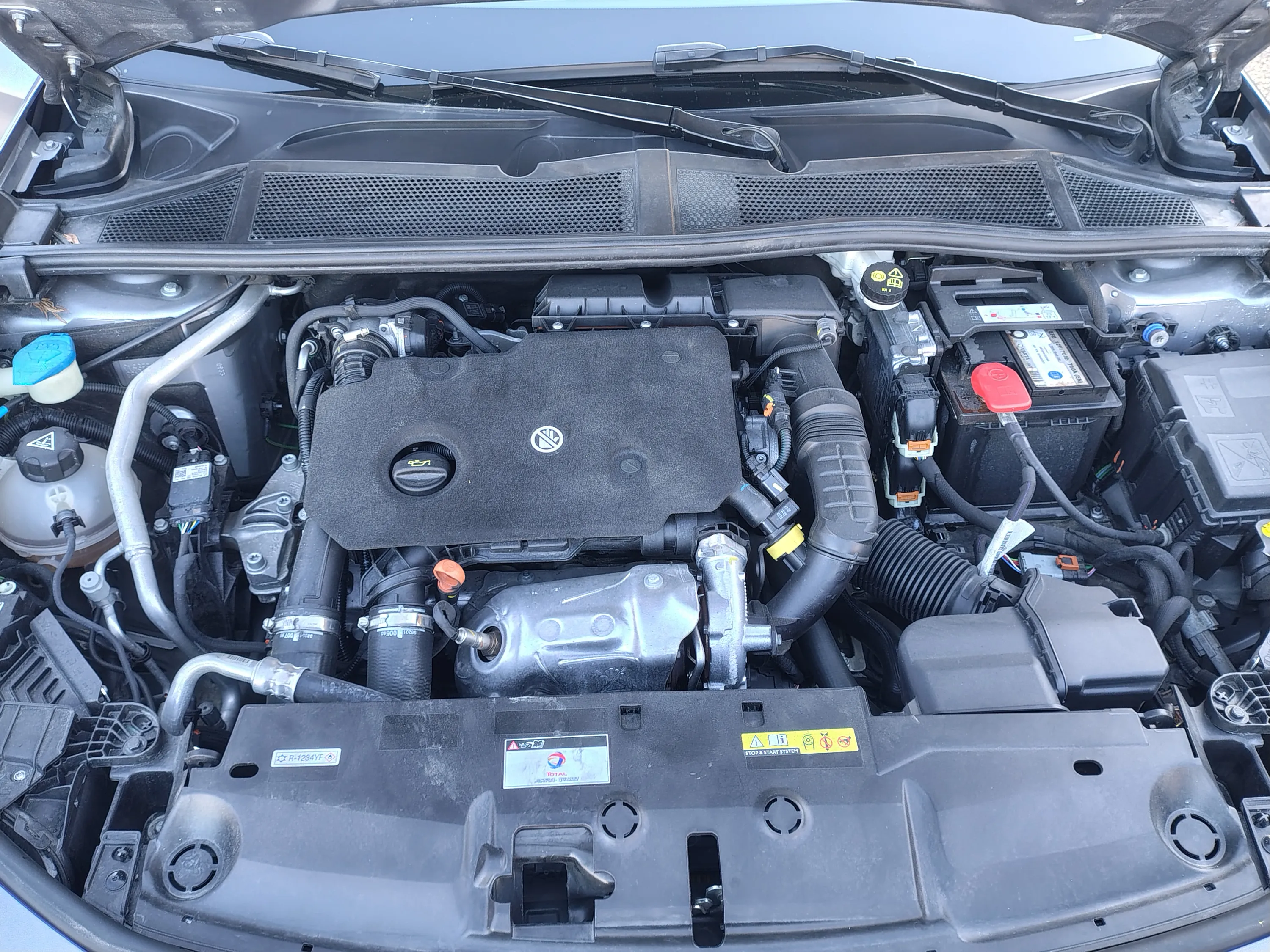 Peugeot 308 1.5 bluehdi Allure Pack s&s 130cv eat8 2023 — foto 26