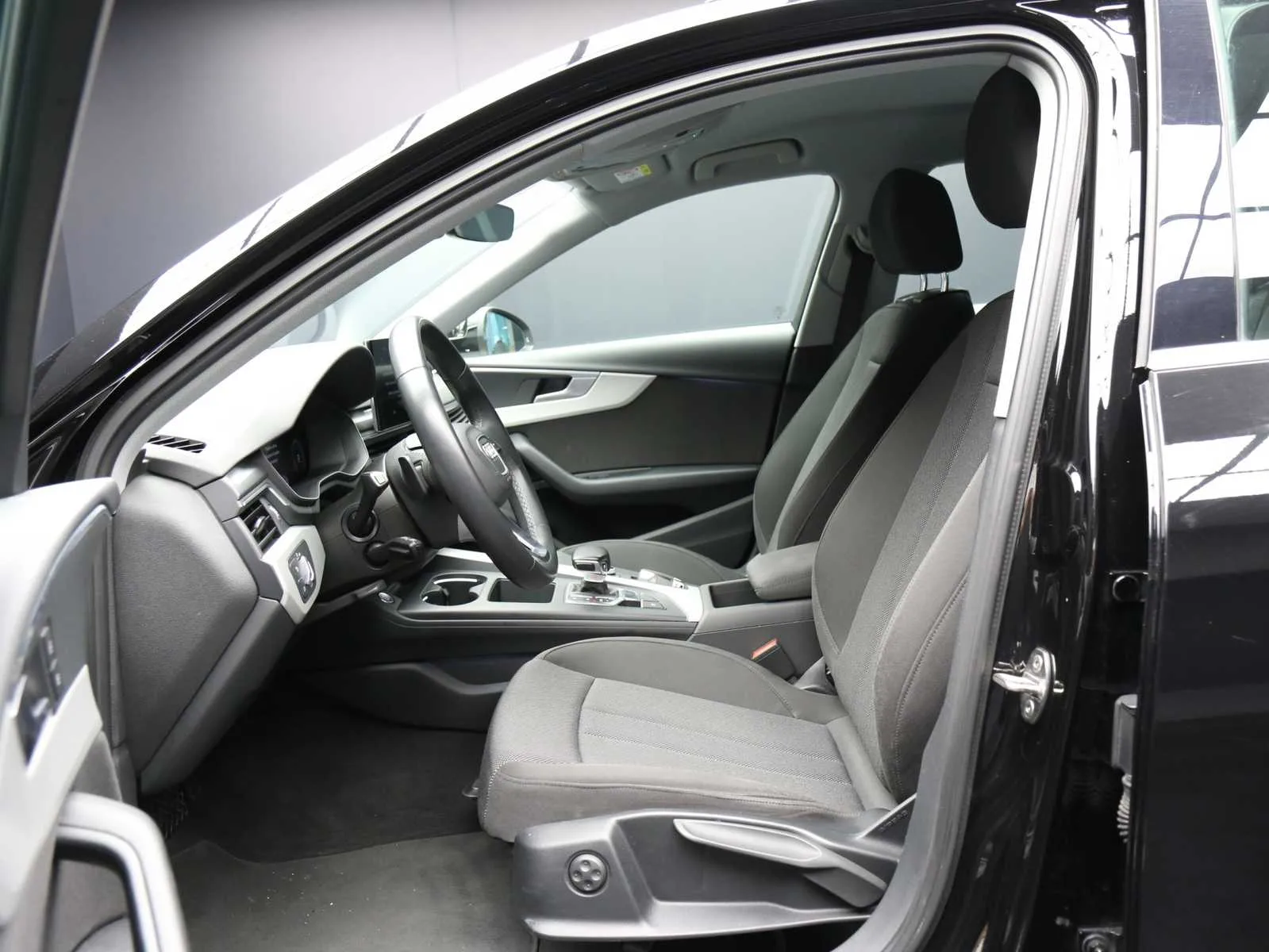Audi A4 Avant 35 2.0 tdi mhev Business Advanced 163cv s-tronic 2023 — foto 4