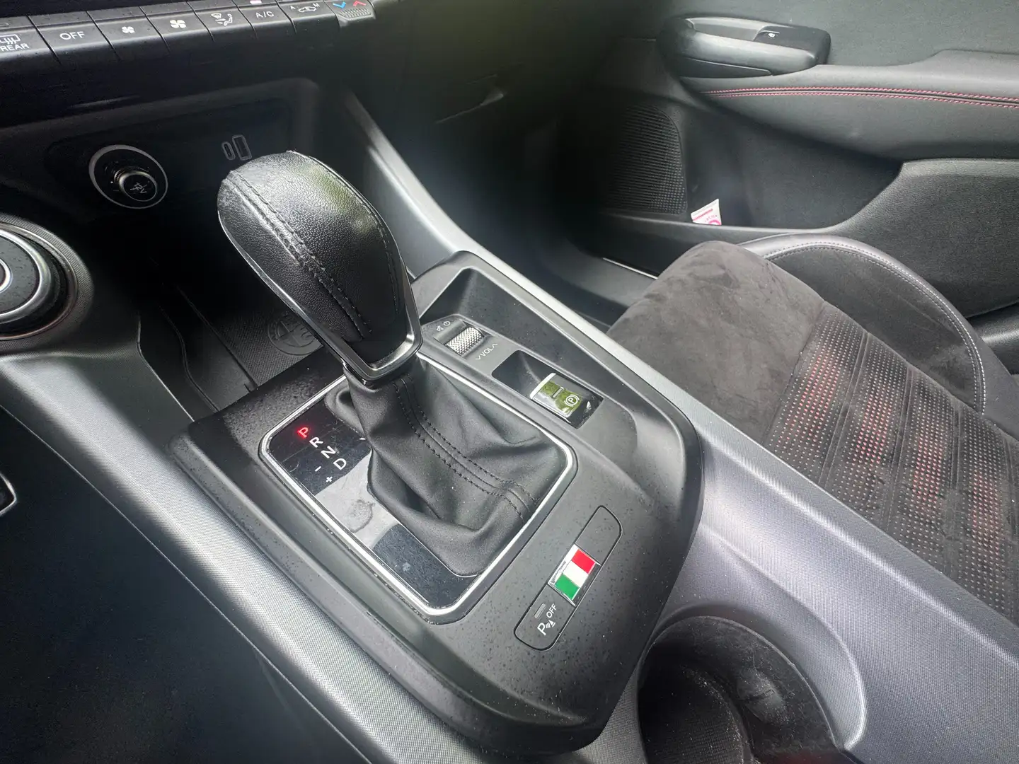 Alfa Romeo Tonale 1.5 hybrid Speciale 130cv tct7 2023 — foto 14