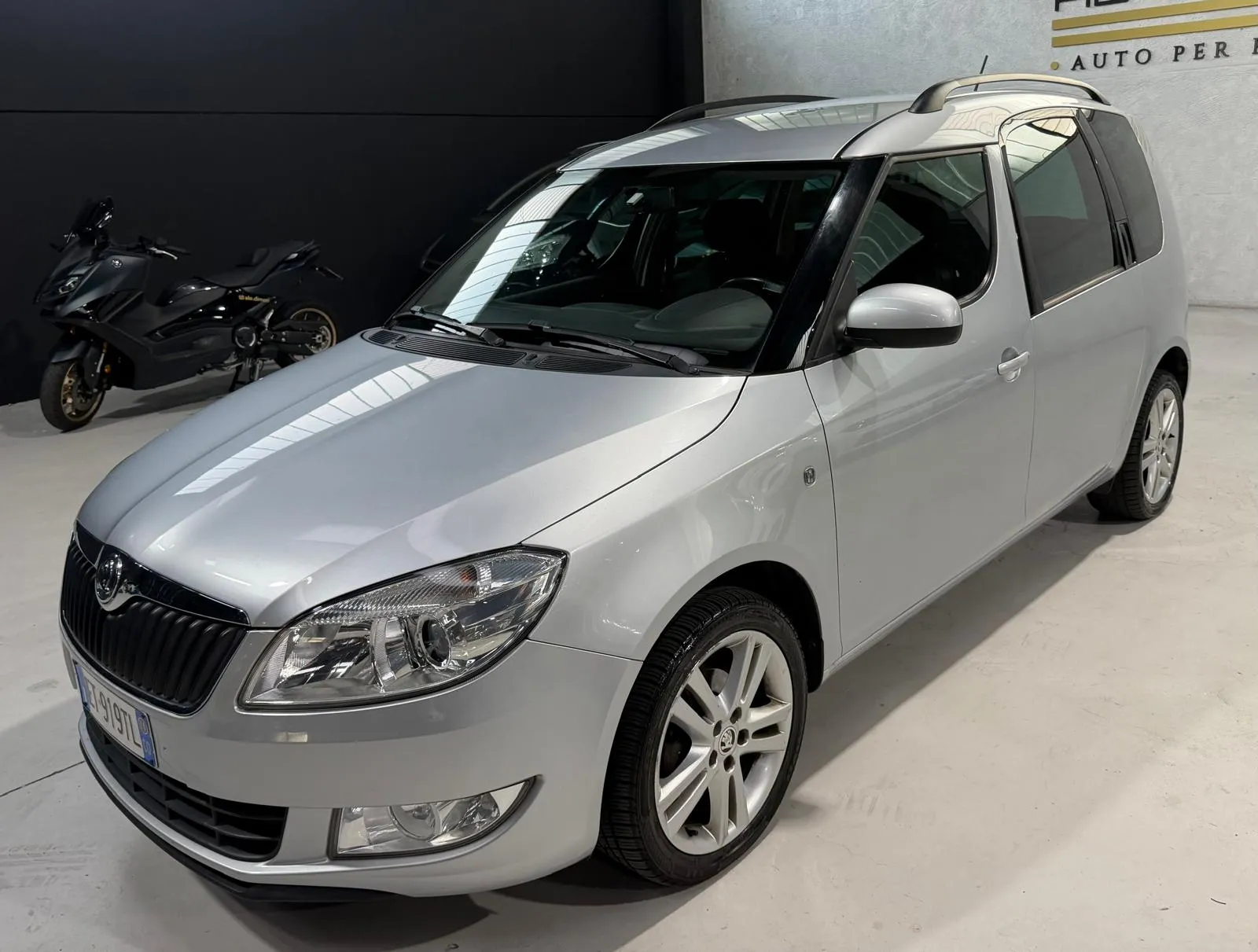 Skoda Catena Nuova Benzina Neopatentati 2014 — foto 3