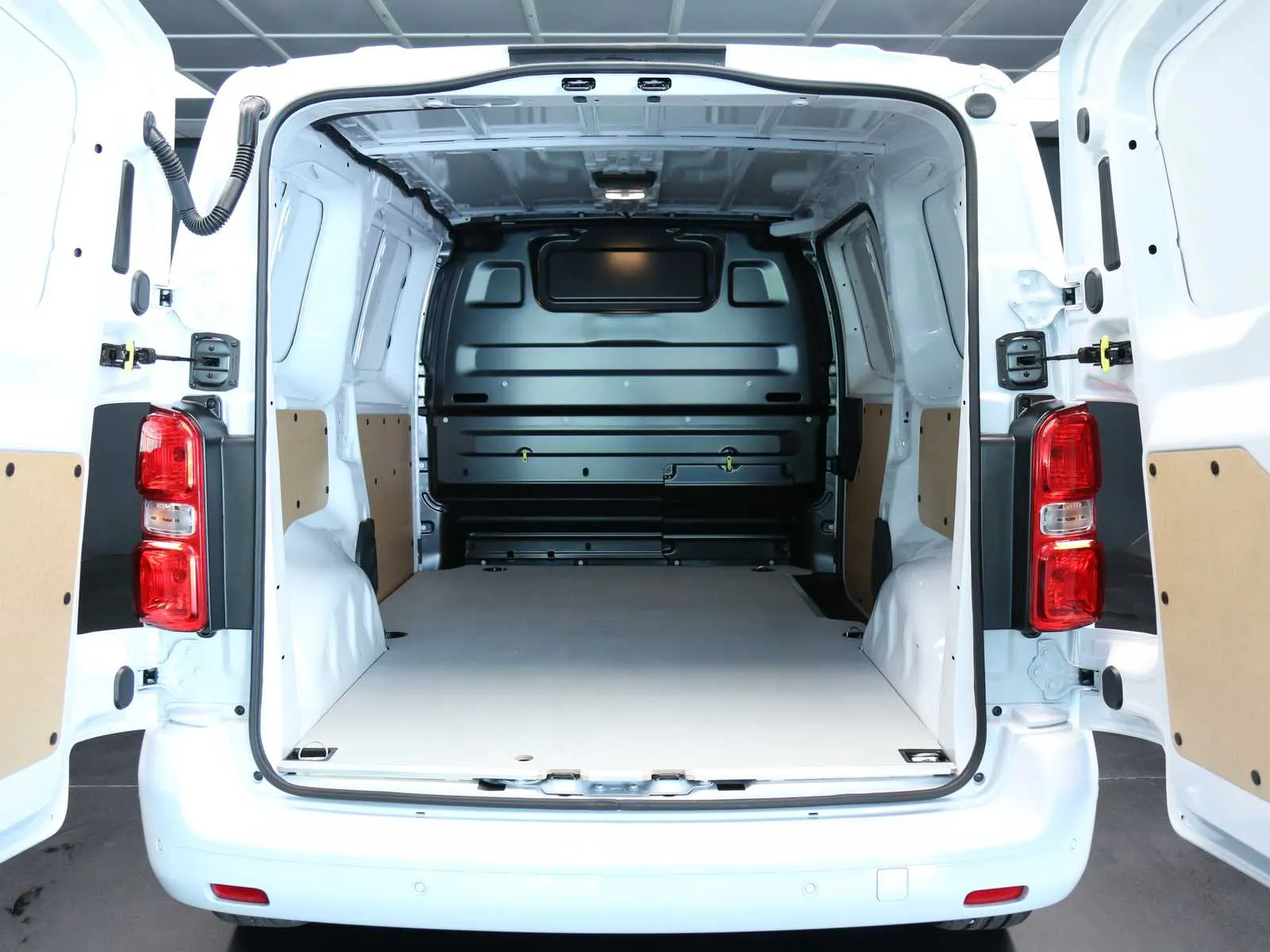 Citroen Jumpy M 2.2 diesel S&S 180cv auto 2026 — foto 30