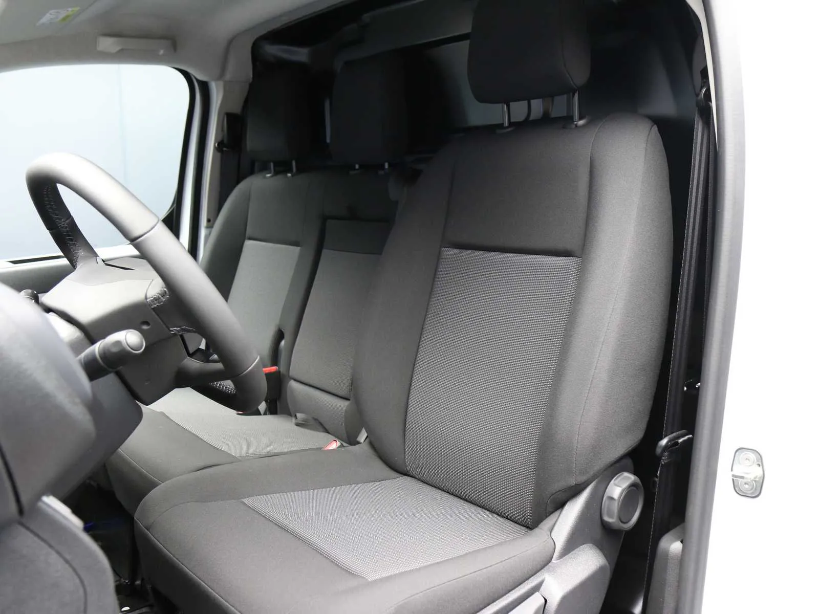 Citroen Jumpy M 2.2 diesel S&S 180cv auto 2026 — foto 27