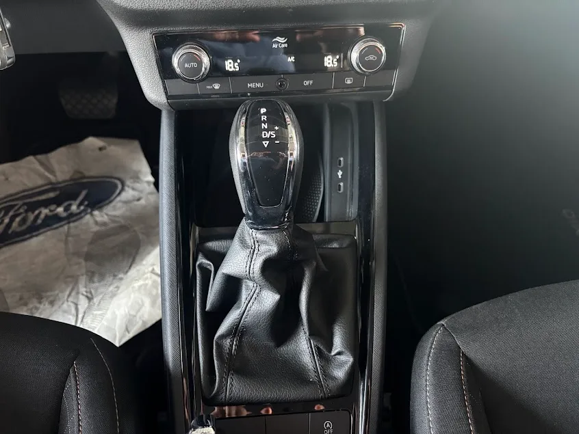 Skoda Kamiq 1.0 tsi Ambition 110cv dsg NEOPATENTATI 2022 — foto 18