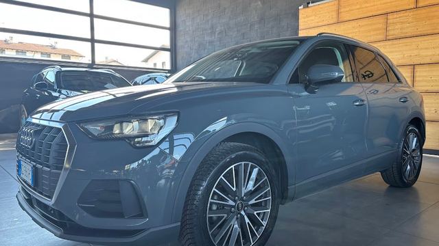 Audi Q3 35 tfsi mhev s-tronic 150CV