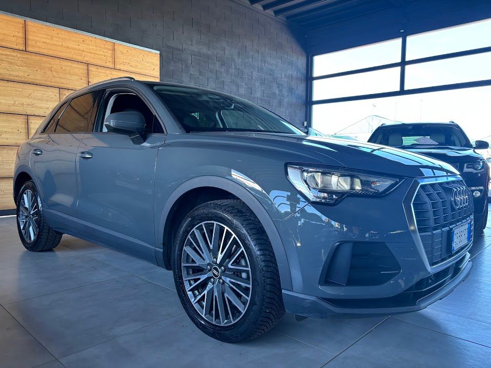 Audi Q3  35 tfsi mhev s-tronic  150CV 2020 — foto 3
