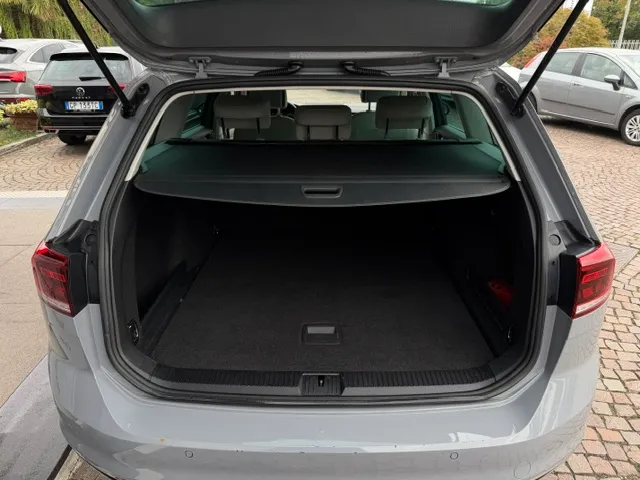 Volkswagen Passat Variant 2.0 tdi Executive 150cv dsg 2022 — foto 9