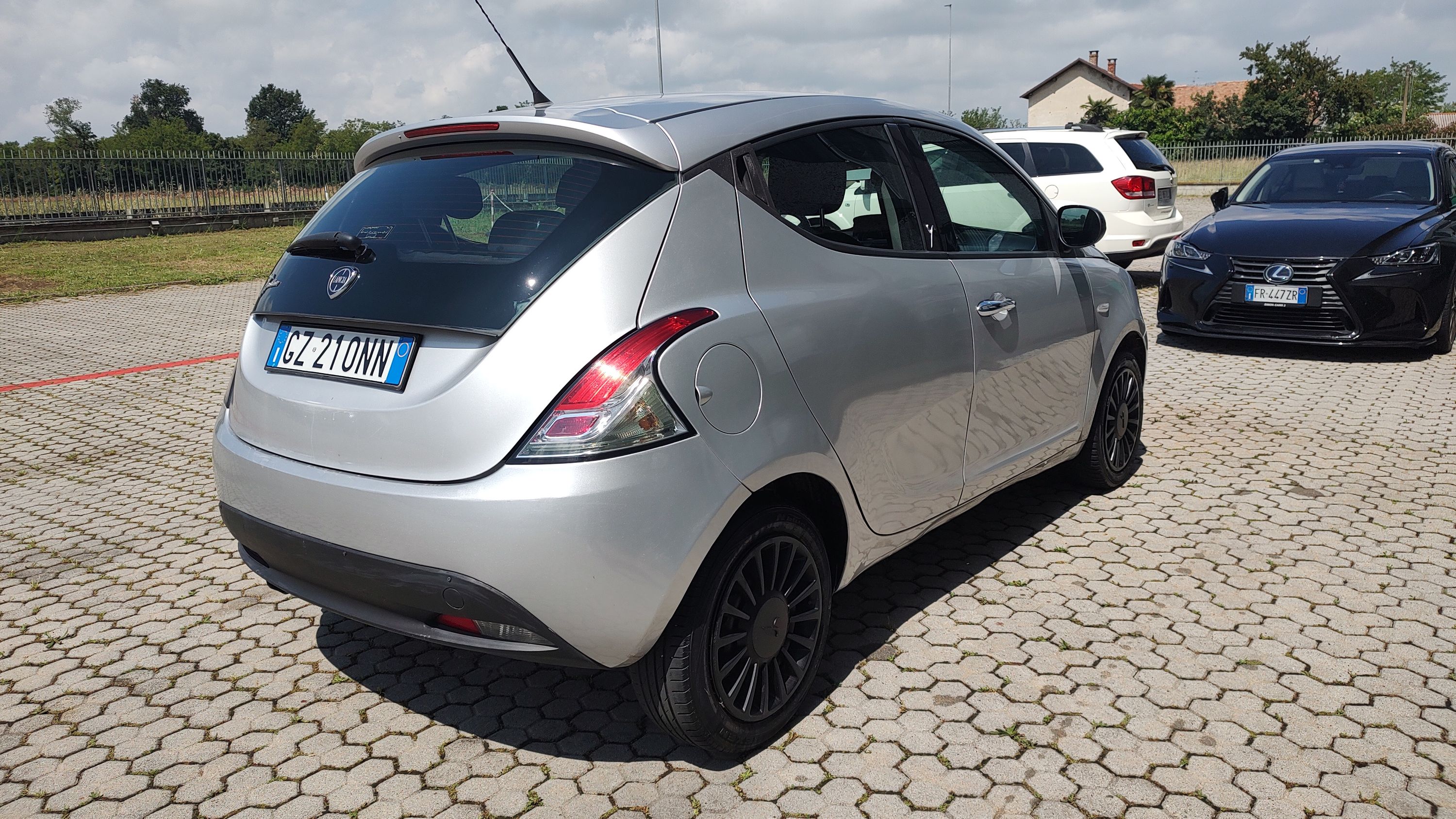 Lancia Ypsilon 1.2 8v Platinum 69cv E6 2013 — foto 5
