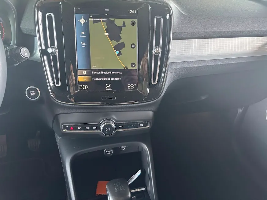 Volvo XC40 1.5 t2 Momentum Pro NEOPATENTATI 2021 — foto 17