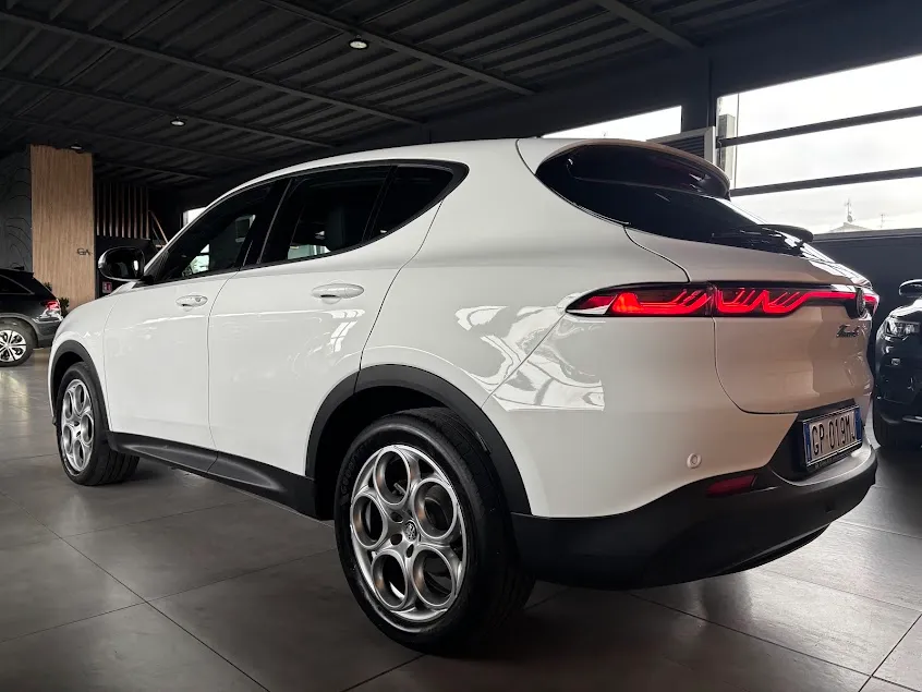 Alfa Romeo Tonale 1.5 hybrid Sprint 130cv tct7 2023 — foto 2