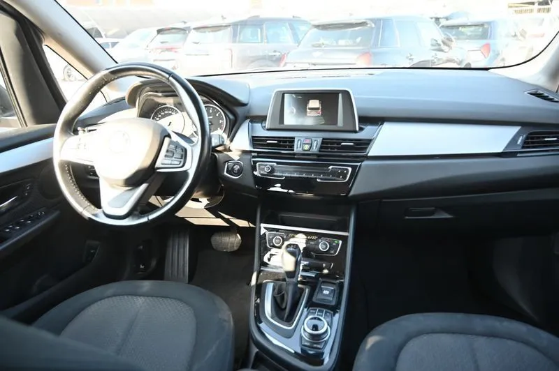 BMW 218d Gran Tourer 7p.ti auto 2016 — foto 8