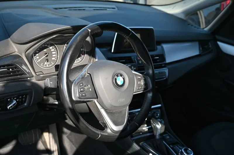 BMW 218d Gran Tourer 7p.ti auto 2016 — foto 6