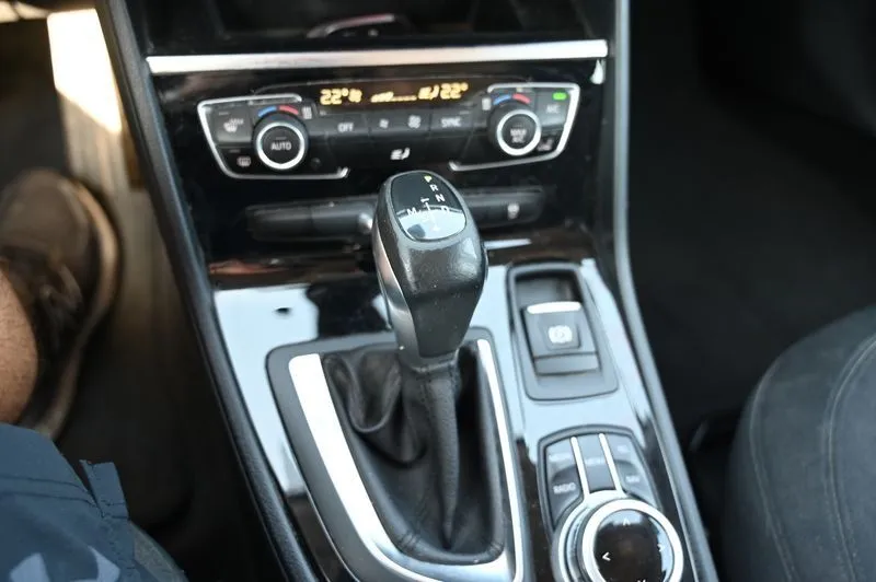 BMW 218d Gran Tourer 7p.ti auto 2016 — foto 7