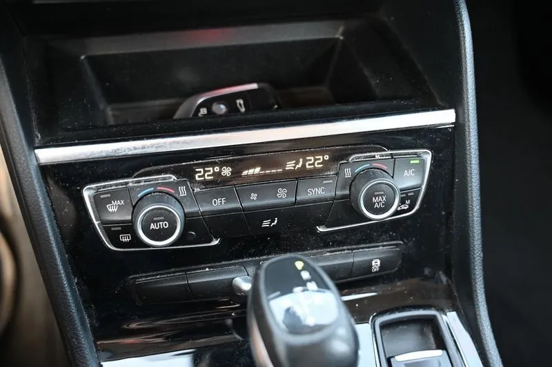 BMW 218d Gran Tourer 7p.ti auto 2016 — foto 15