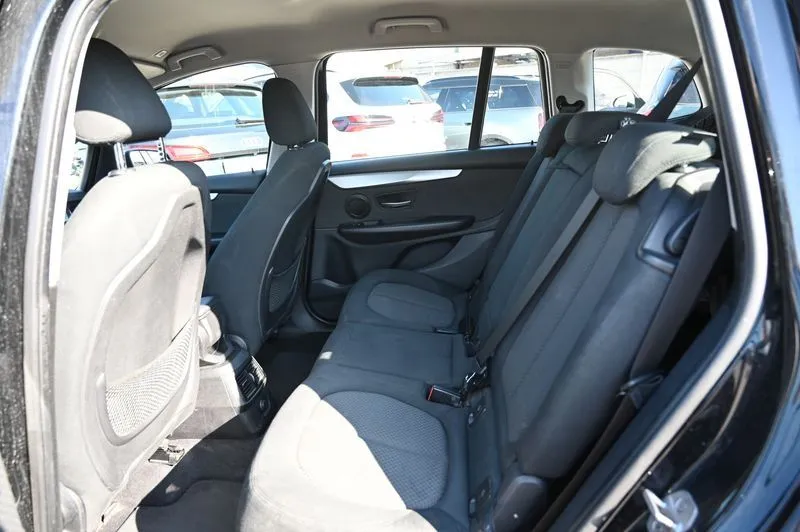BMW 218d Gran Tourer 7p.ti auto 2016 — foto 17