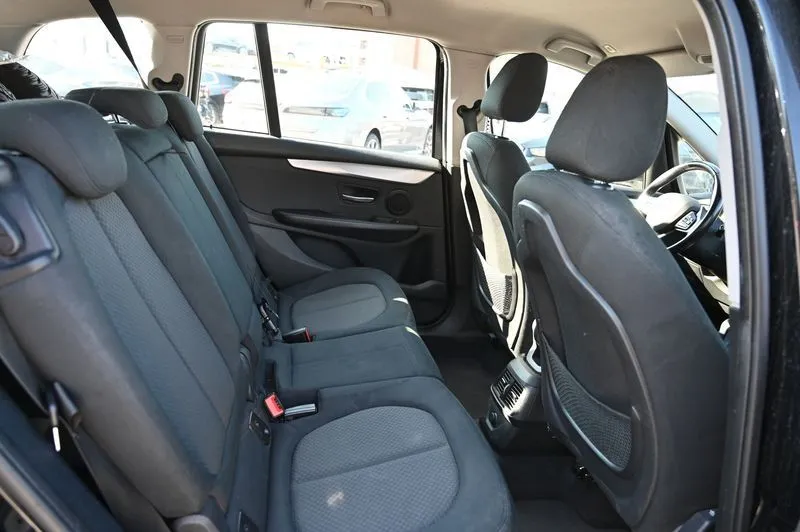 BMW 218d Gran Tourer 7p.ti auto 2016 — foto 18