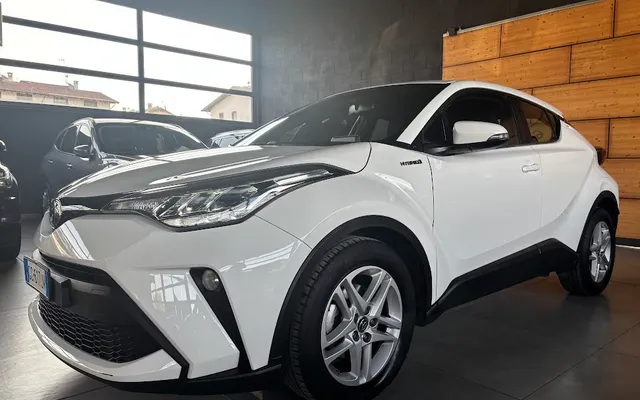 Toyota C-HR 1.8h Business e-cvt 122CV