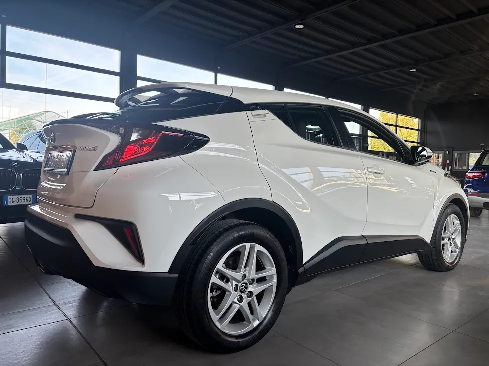 Toyota C-HR 1.8h Business e-cvt 122CV 2020 — foto 4