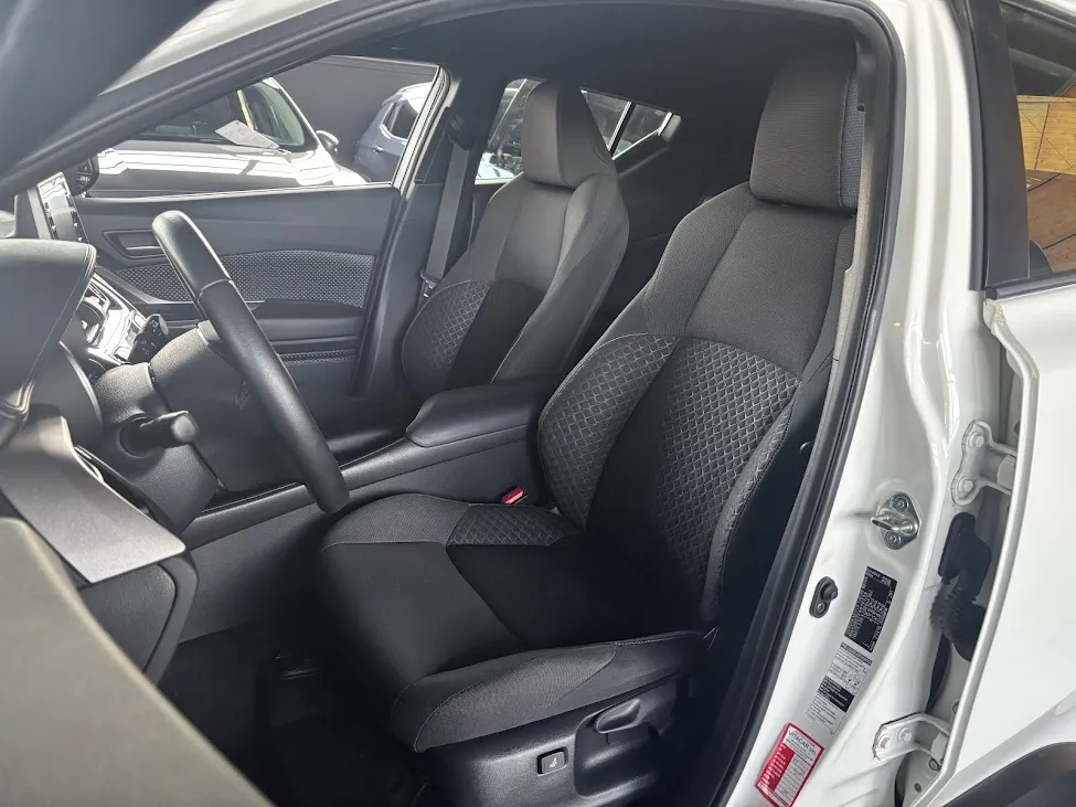 Toyota C-HR 1.8h Business e-cvt 122CV 2020 — foto 8
